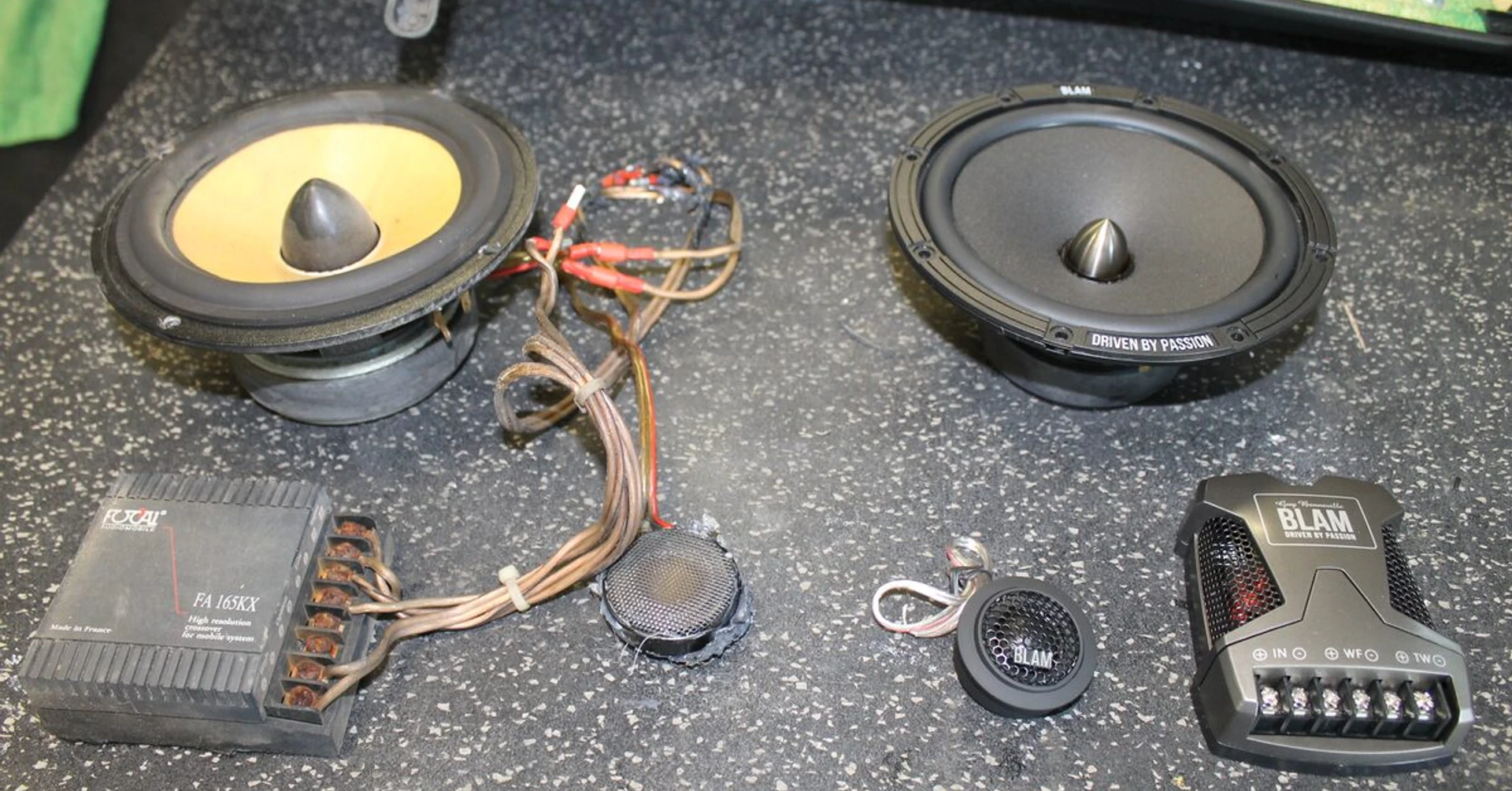Mercedes SLK 230 : kit Focal remplacé par du BLAM