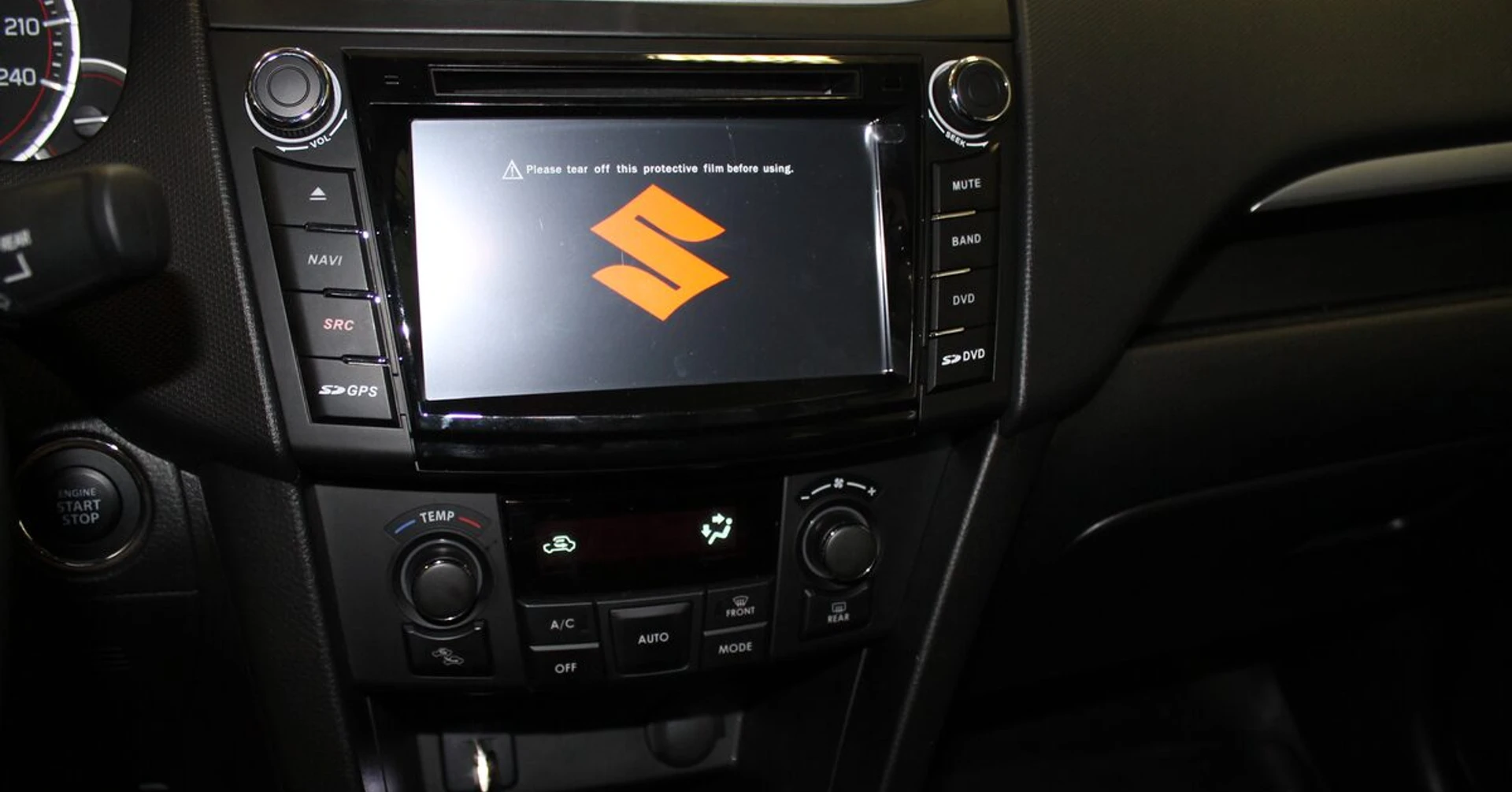 Suzuki Swift Sport : GPS, caméra et commandes au volant