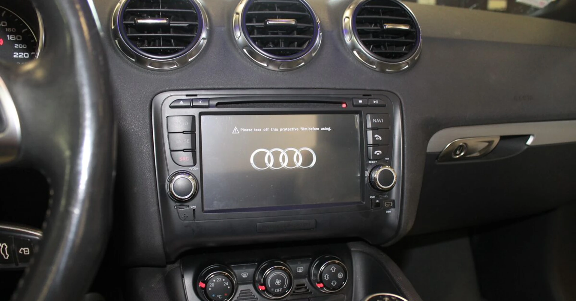 Audi TT S : GPS, caméra de recul, DVD et Bluetooth