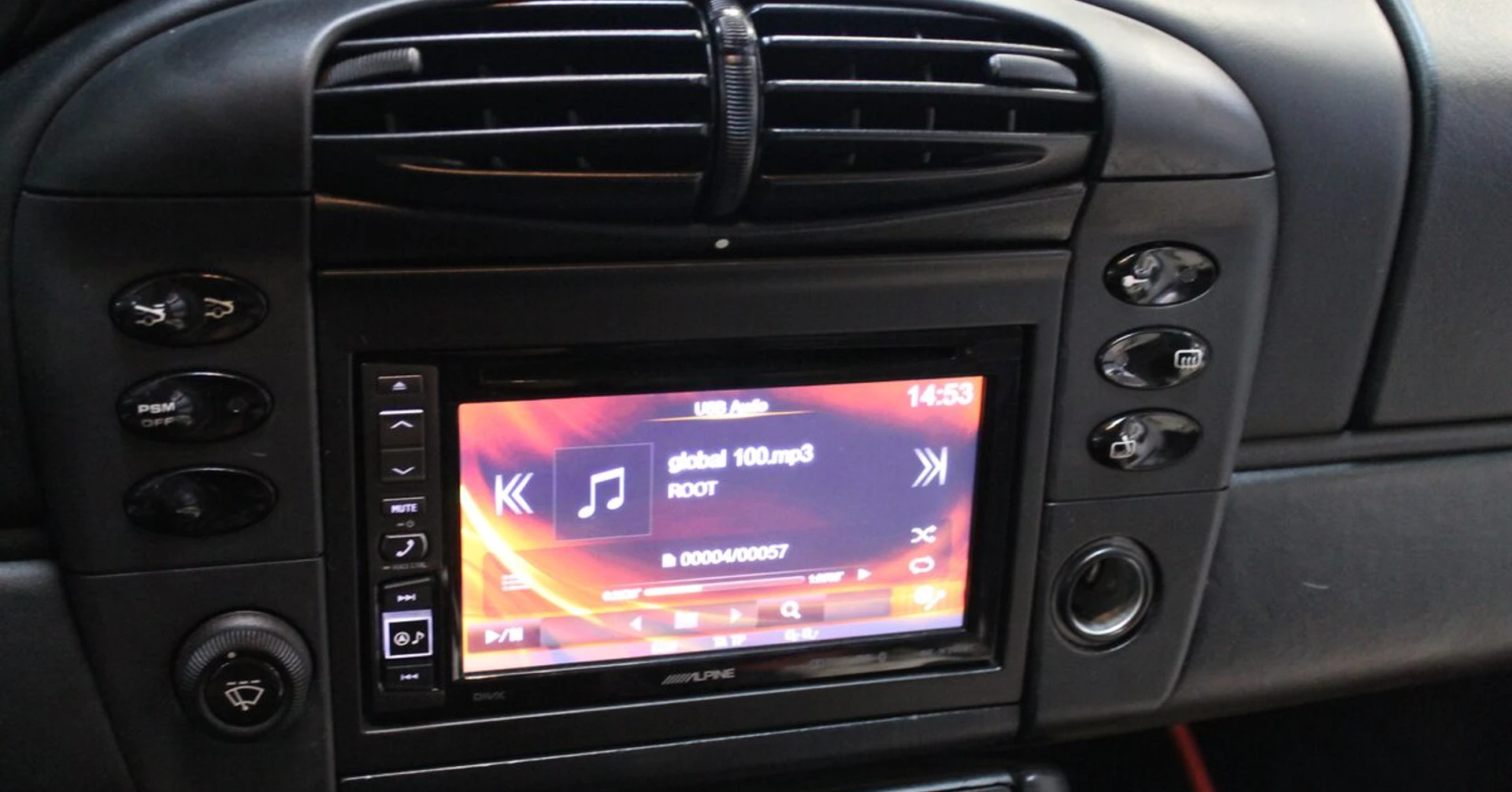 Porsche 996 : autoradio GPS, radars avant et caméra