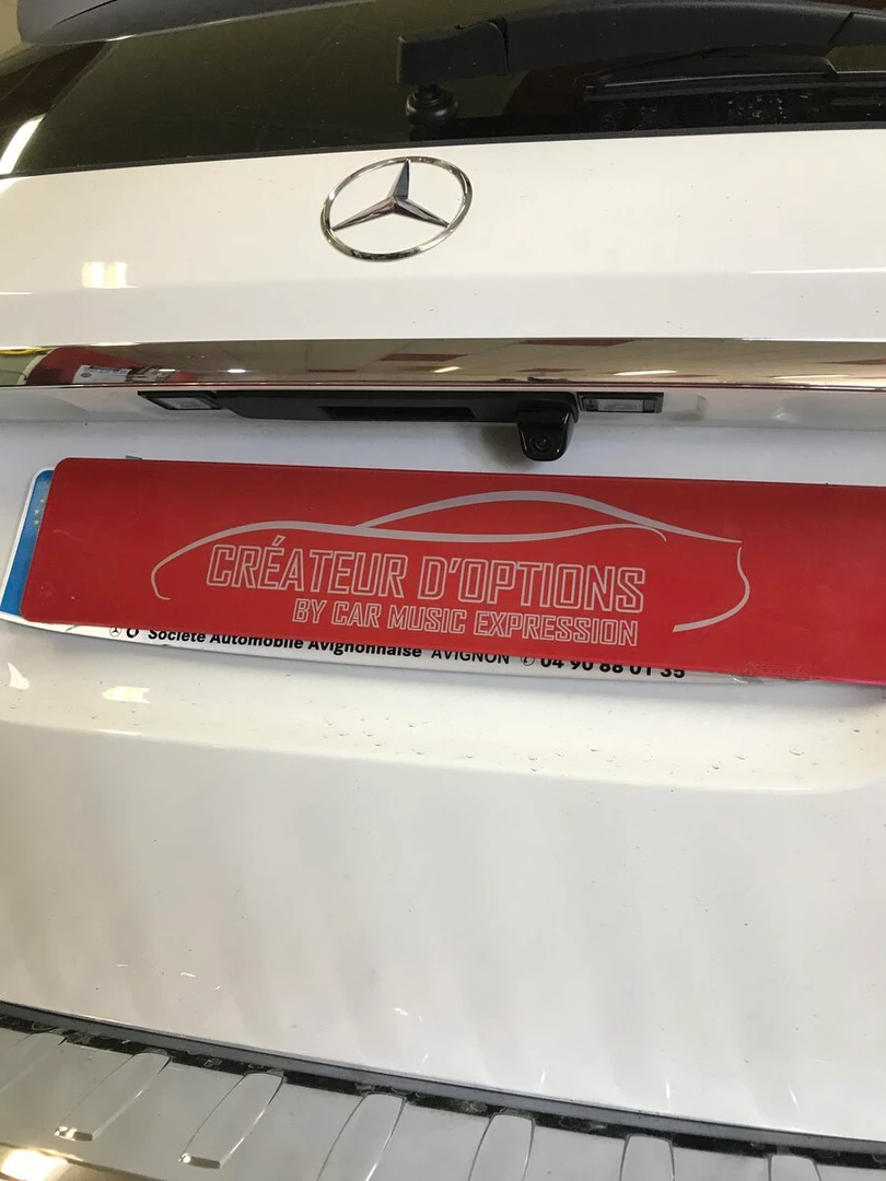 Mercedes GLE 2017 : caméra de recul sur l'écran d'origine