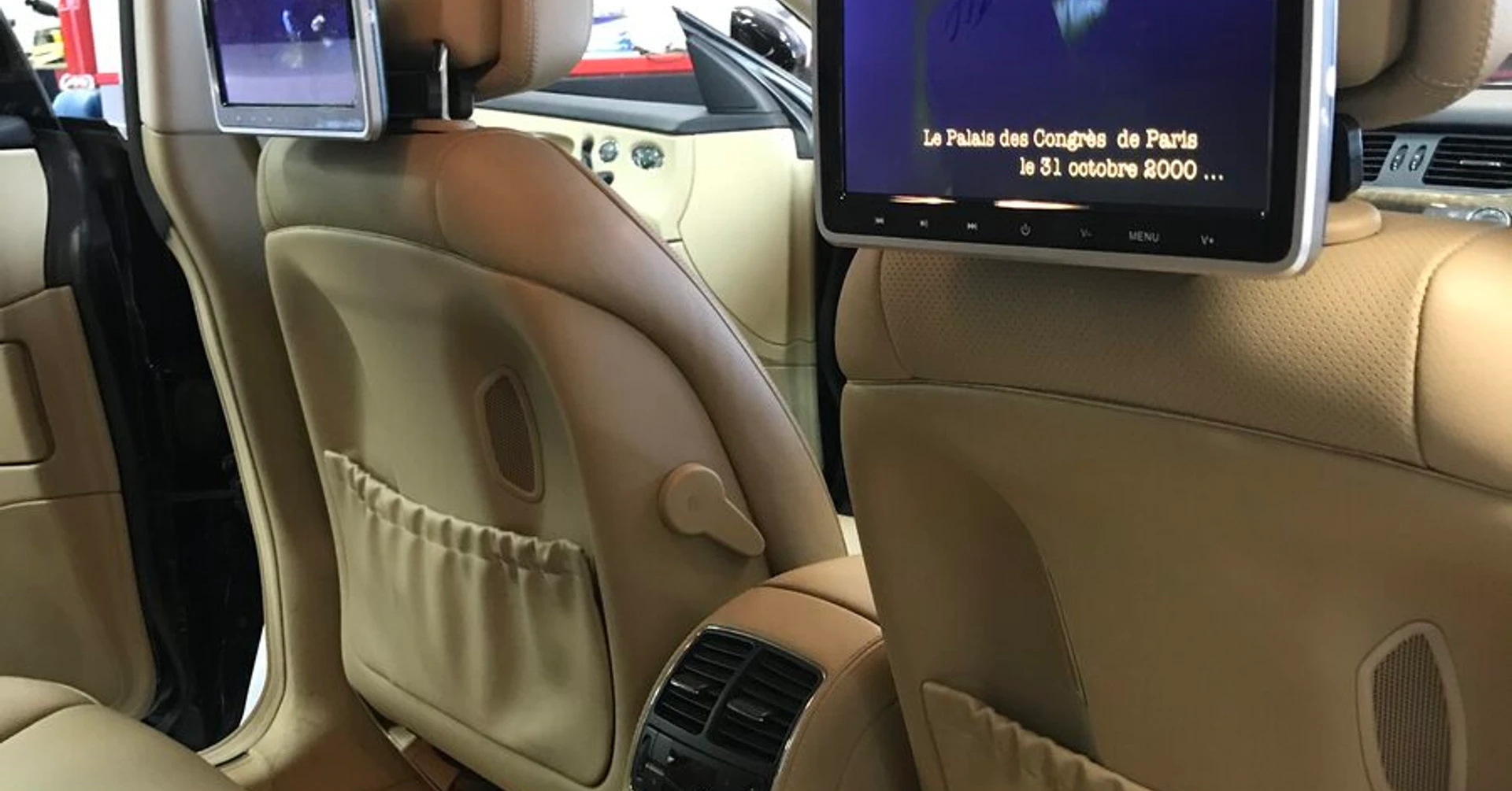 Mercedes CLS : écrans d'appuie-tête avec USB et jeux