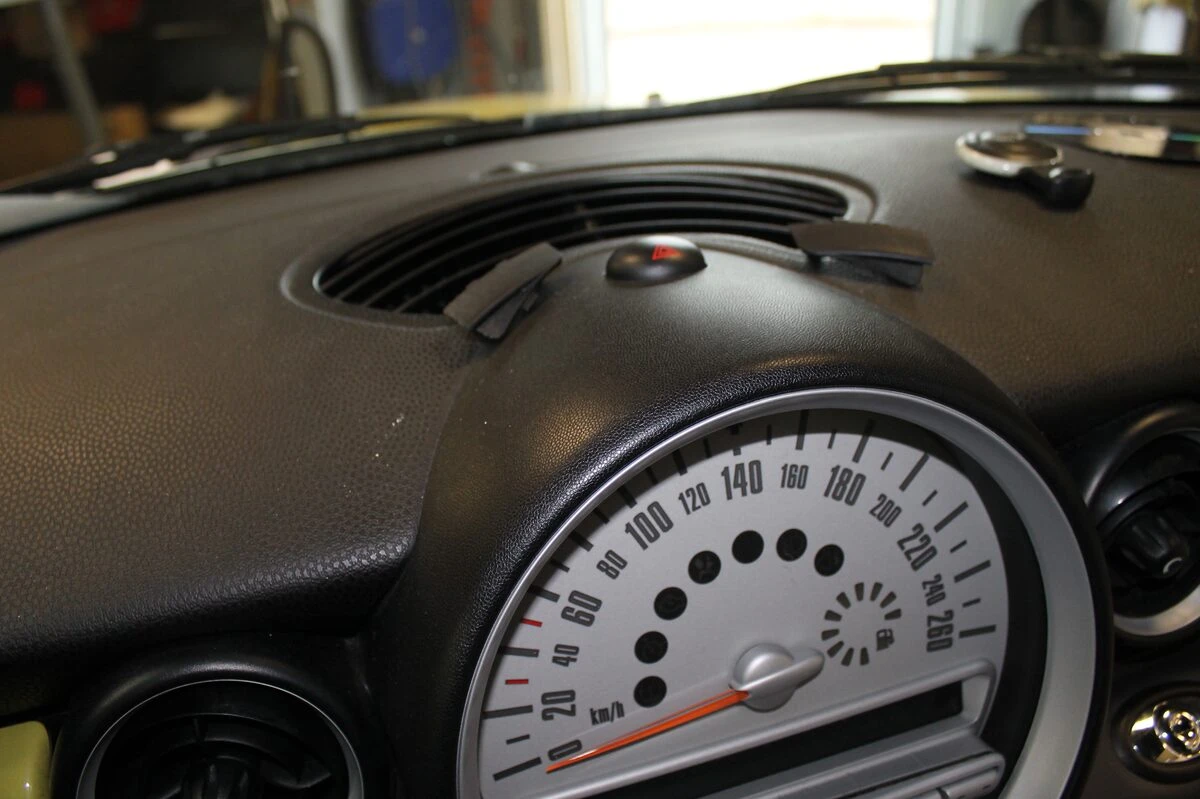 Mini Cooper S : Kenwood DNX5170BTS, caméra de recul et commandes au volant