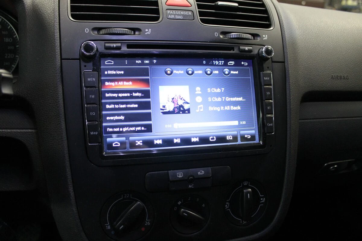 Volkswagen Golf 5 : autoradio Android, caméra de recul et kit trois voies BLAM