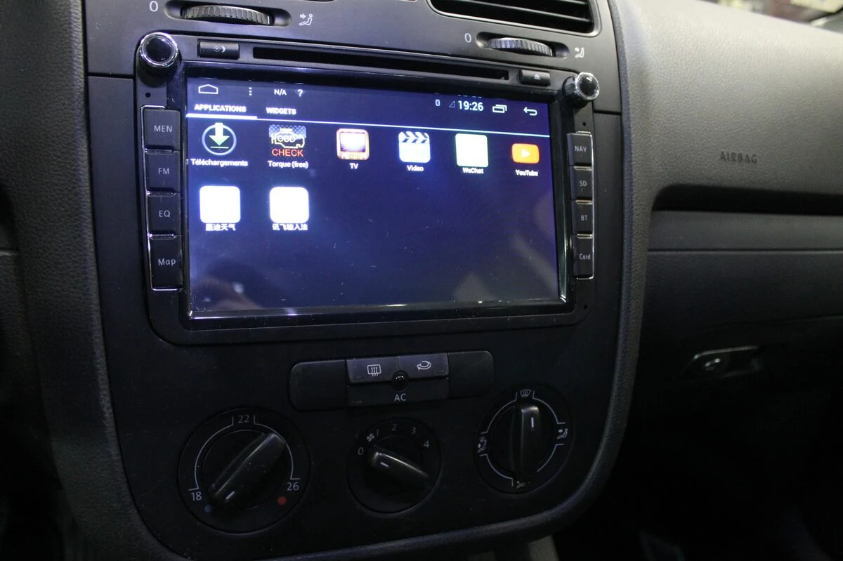 Volkswagen Golf 5 : autoradio Android, caméra de recul et kit trois voies BLAM