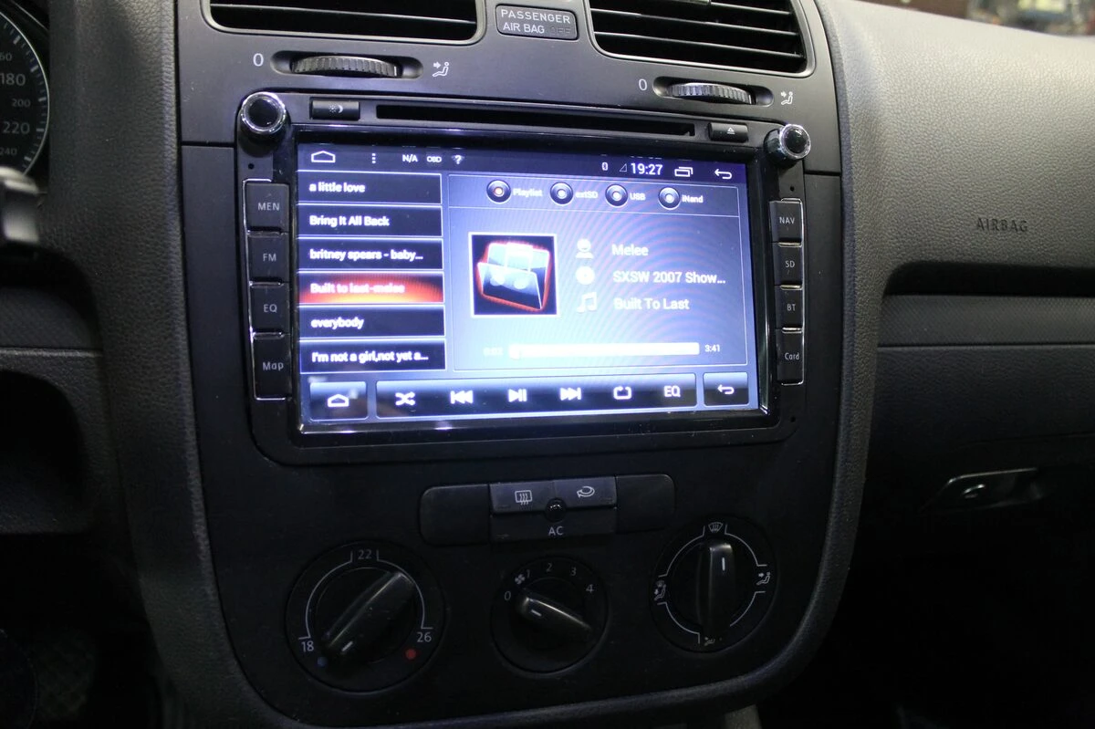 Volkswagen Golf 5 : autoradio Android, caméra de recul et kit trois voies BLAM