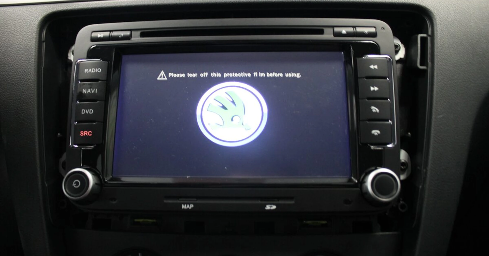 Skoda Rapid 2015 : autoradio GPS et caméra de recul