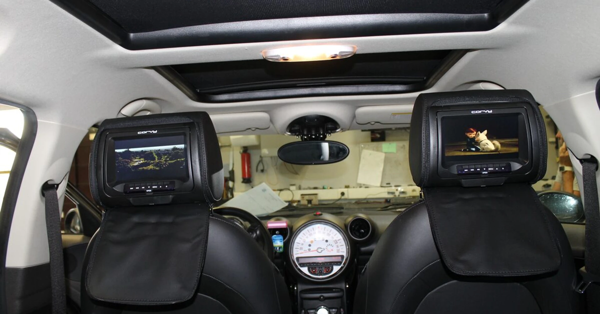 Mini 2013 : écrans DVD dans les appuie-têtes