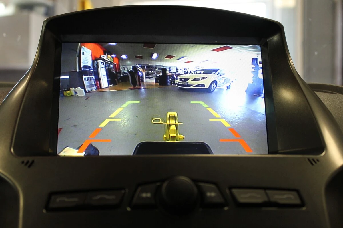 Ford Ranger : autoradio GPS multimédia et caméra de recul