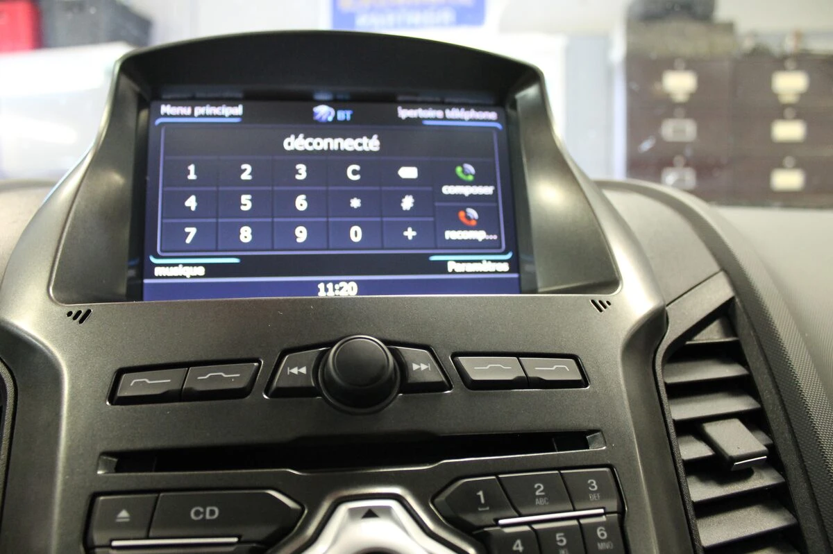 Ford Ranger : autoradio GPS multimédia et caméra de recul