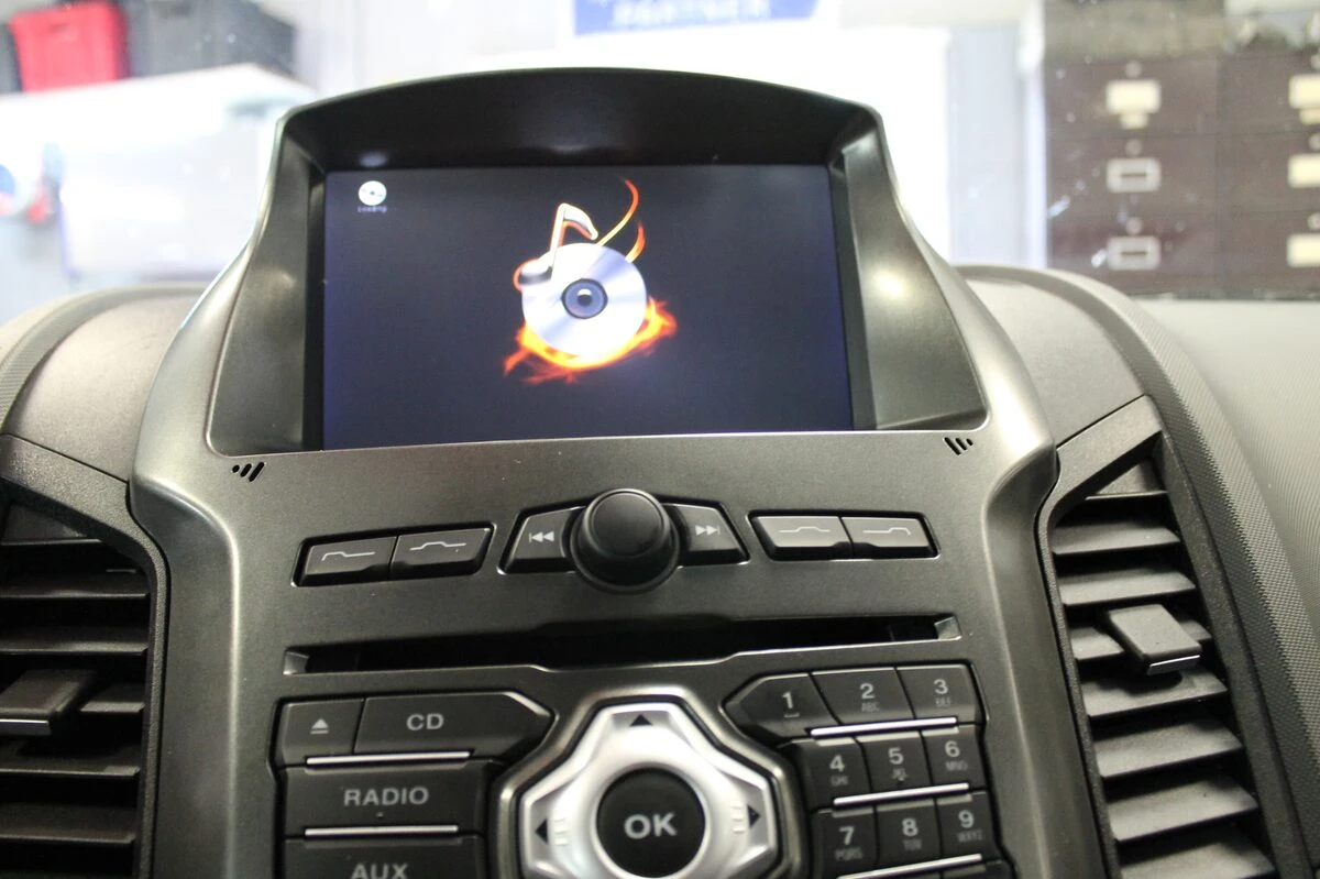Ford Ranger : autoradio GPS multimédia et caméra de recul