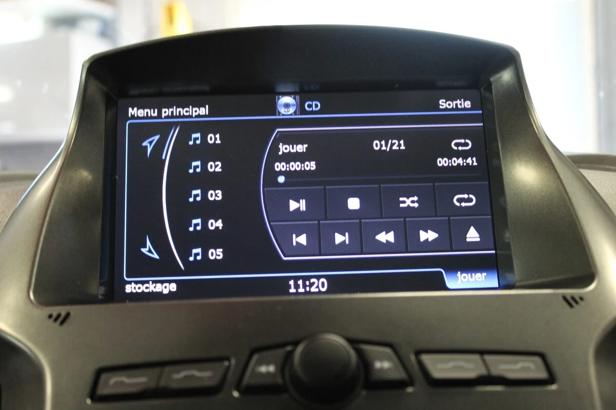 Ford Ranger : autoradio GPS multimédia et caméra de recul