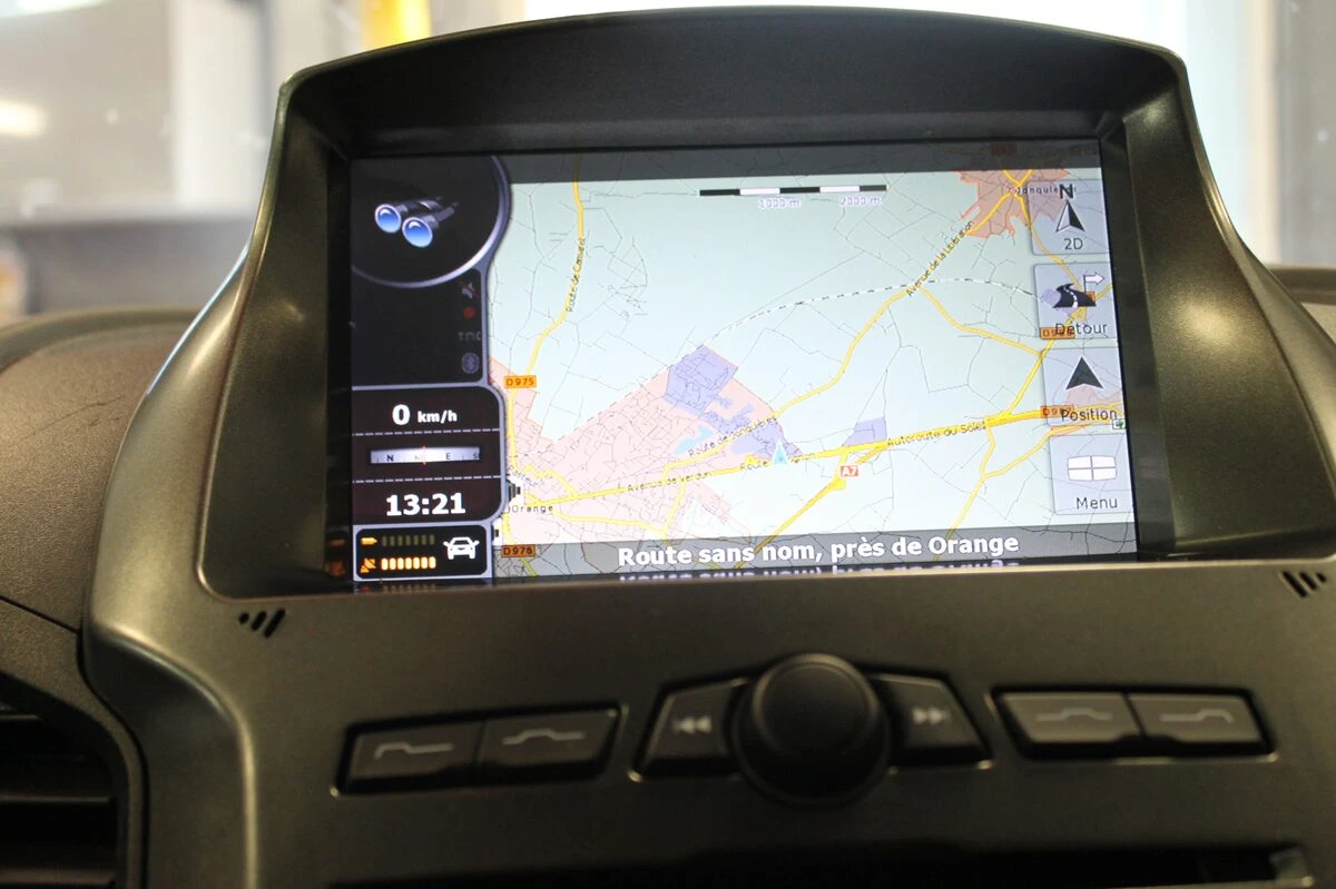 Ford Ranger : autoradio GPS multimédia et caméra de recul