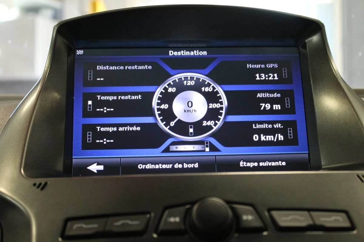 Ford Ranger : autoradio GPS multimédia et caméra de recul