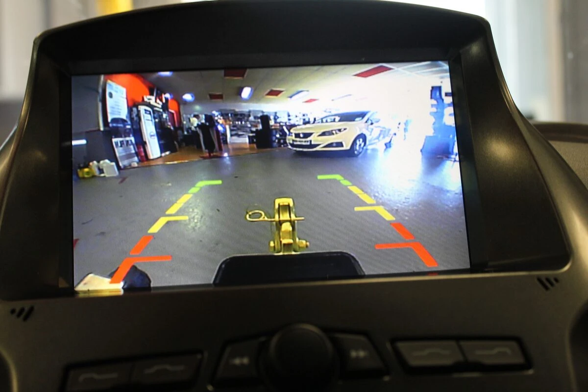 Ford Ranger : autoradio GPS multimédia et caméra de recul