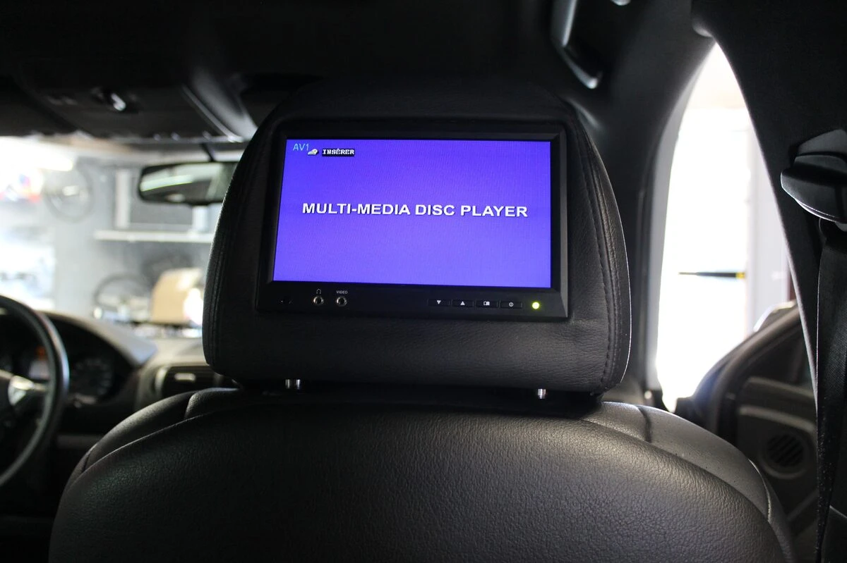 Porsche Cayenne : cinéma embarqué pour les passagers arrière