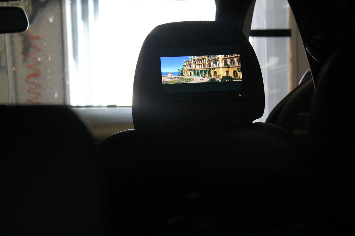 Porsche Cayenne : cinéma embarqué pour les passagers arrière