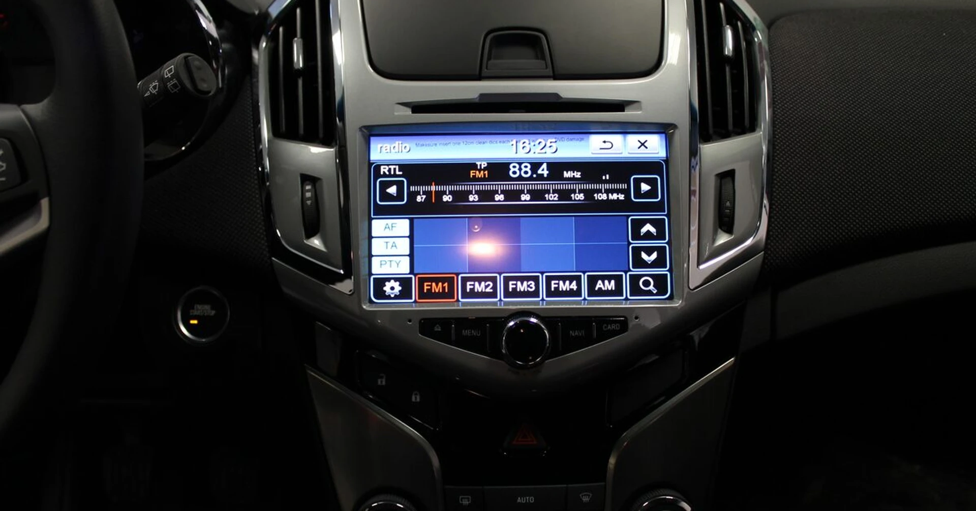 Chevrolet Cruze 2012 : GPS replica et caméra de recul