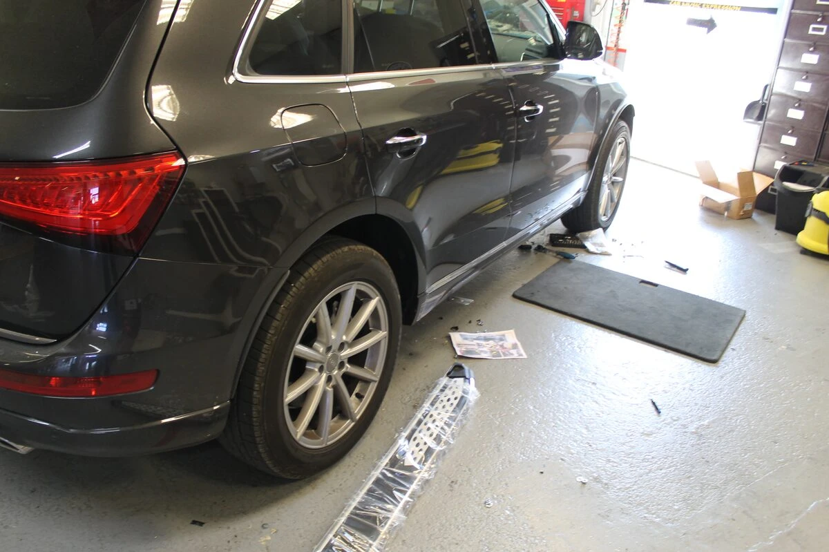 Audi Q5 2015 : pose de marchepieds latéraux type origine
