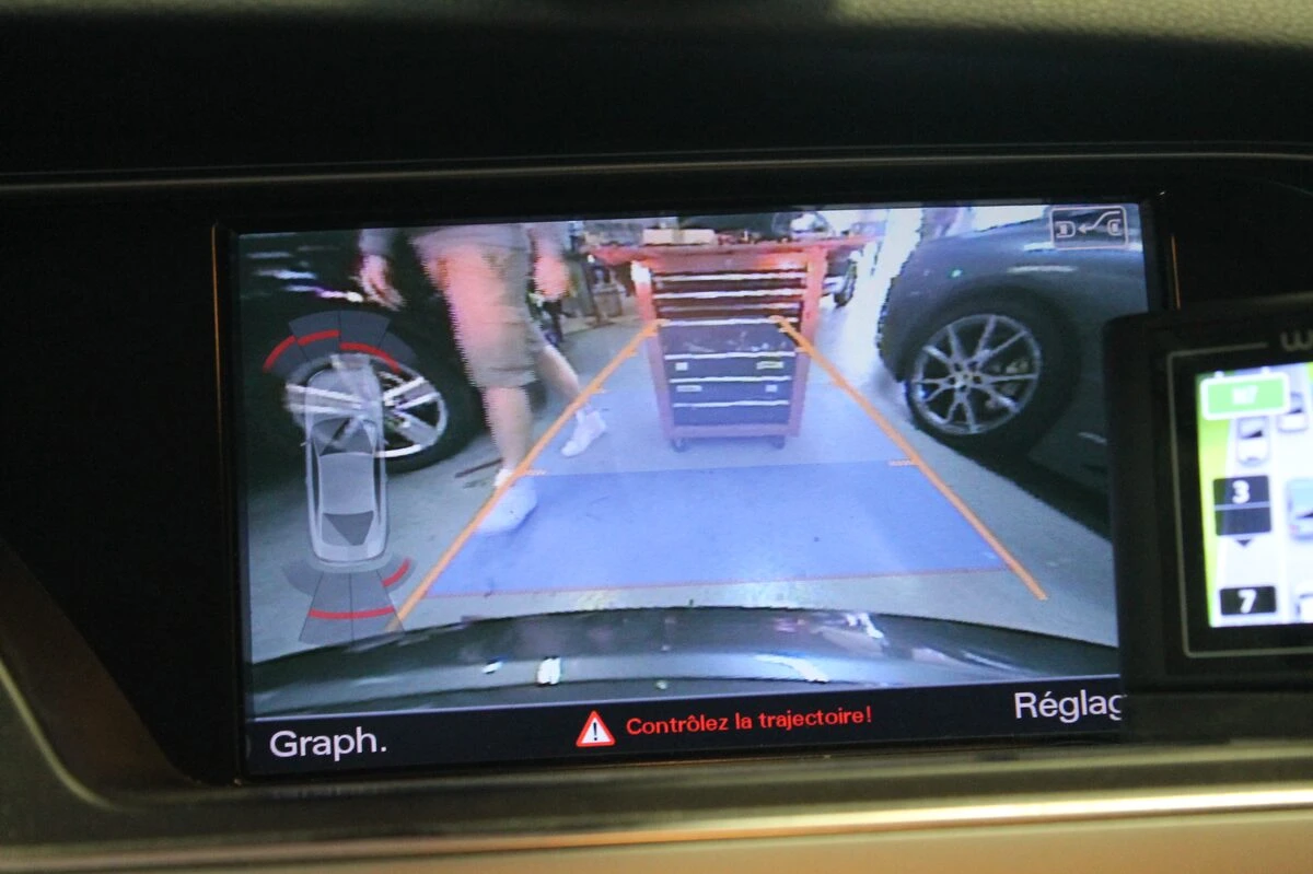 Audi A5 : caméra de recul sur écran d'origine et aide au stationnement complète