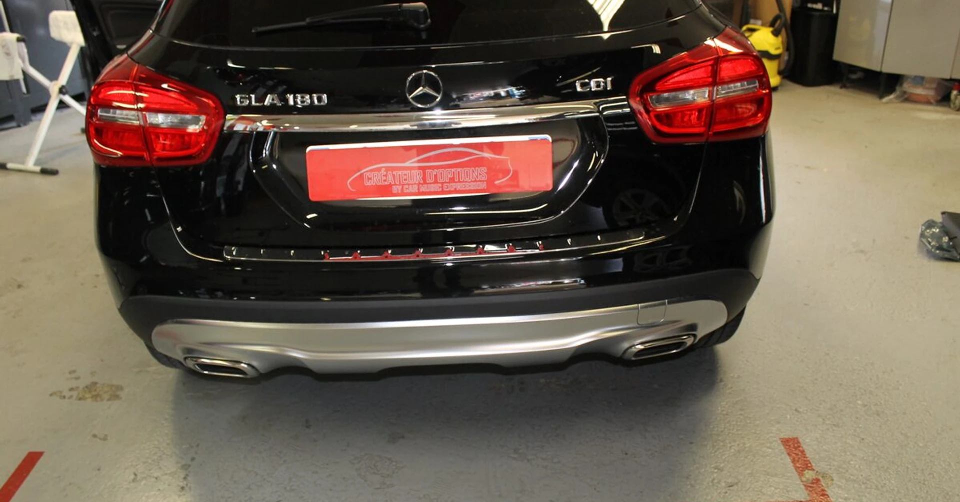 Mercedes GLA 2015 : radars avant et arrière peints
