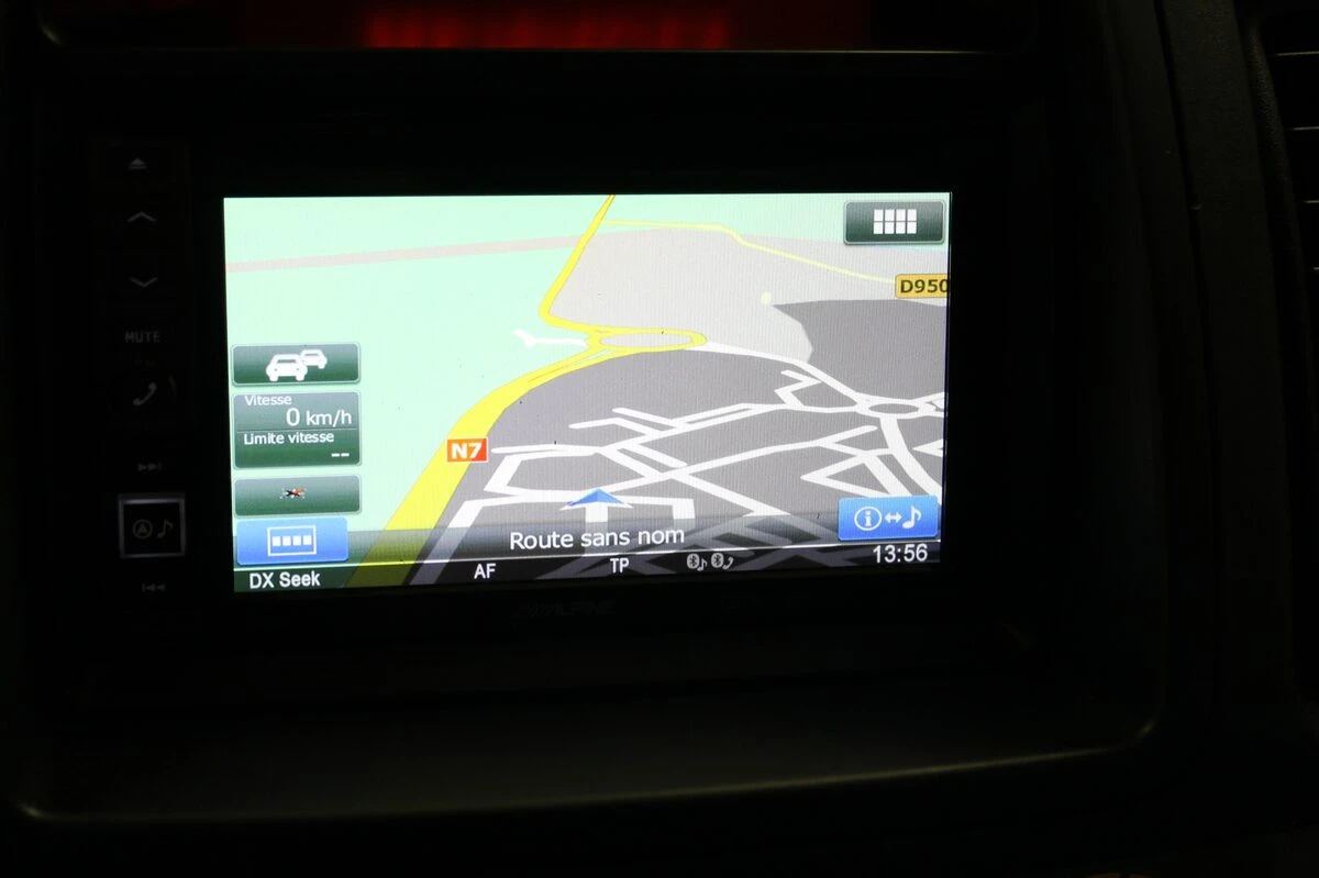 Renault Trafic 2016 : autoradio GPS Alpine avec commandes au volant