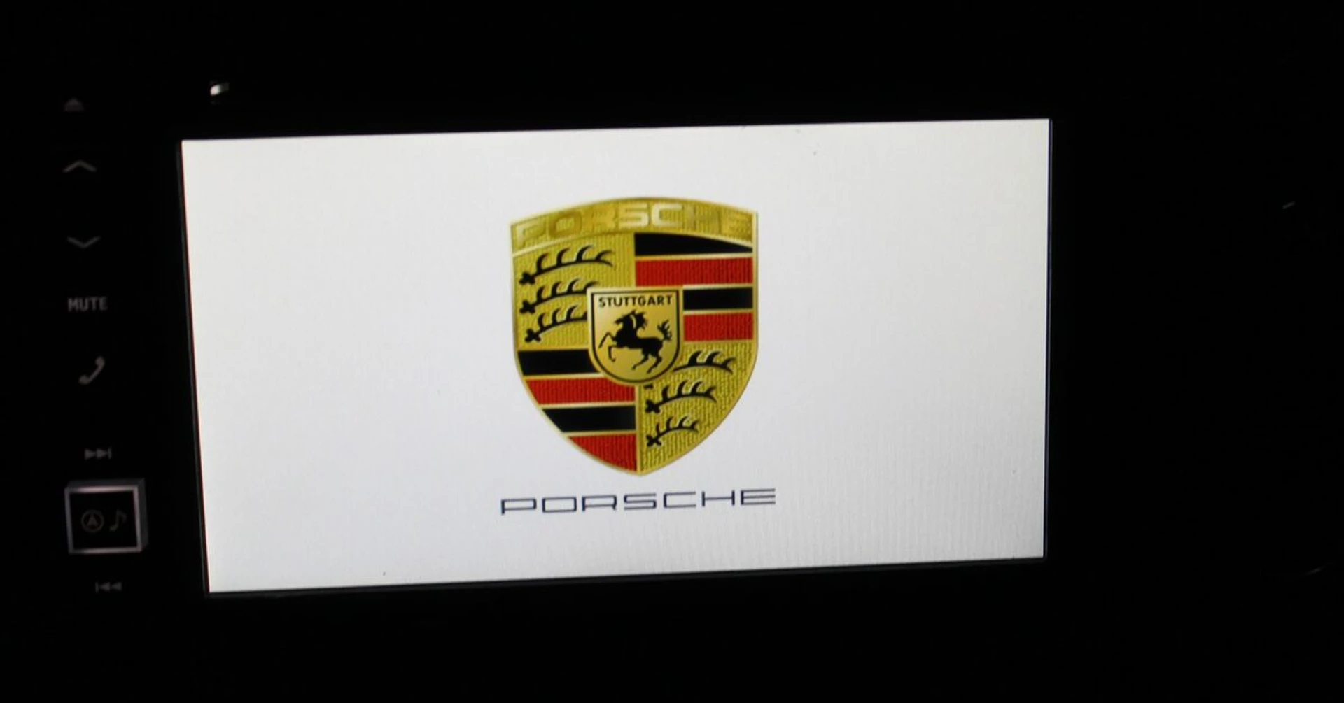 Porsche 996 Turbo : Alpine GPS et haut-parleurs BLAM