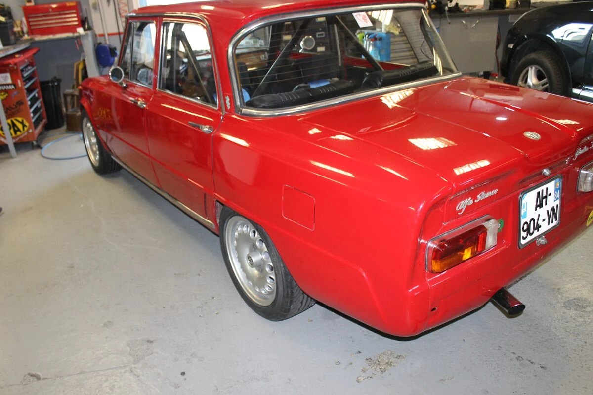 Alfa Romeo Giulia Super : direction assistée électrique et gros freins