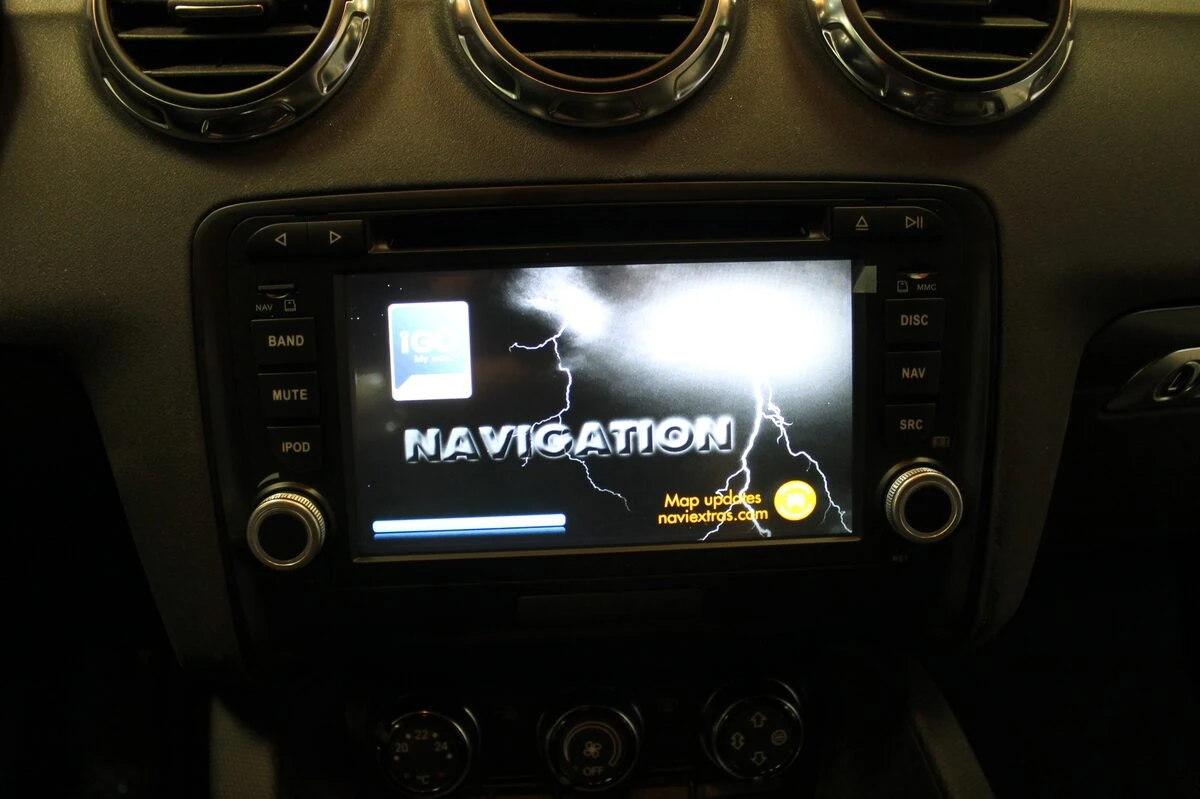 Audi TT Roadster : autoradio GPS avec reprise de toutes les fonctions d'origine