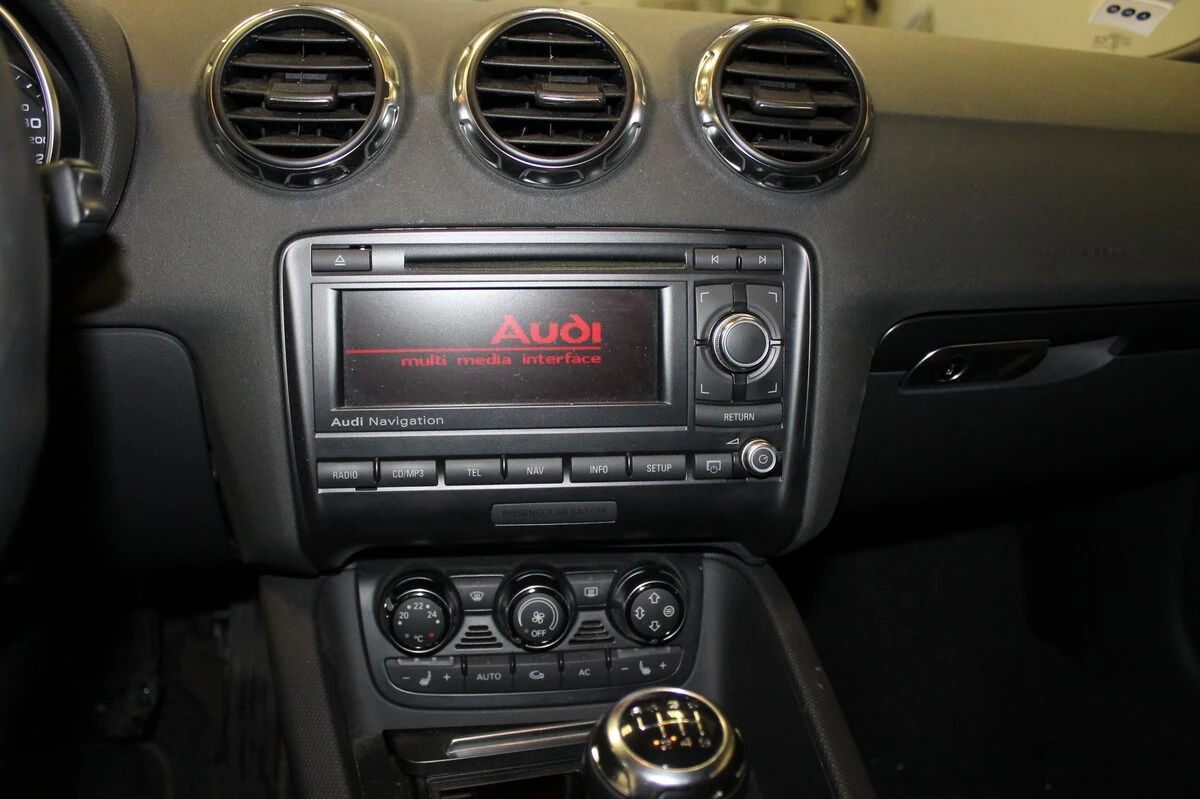 Audi TT Roadster : autoradio GPS avec reprise de toutes les fonctions d'origine
