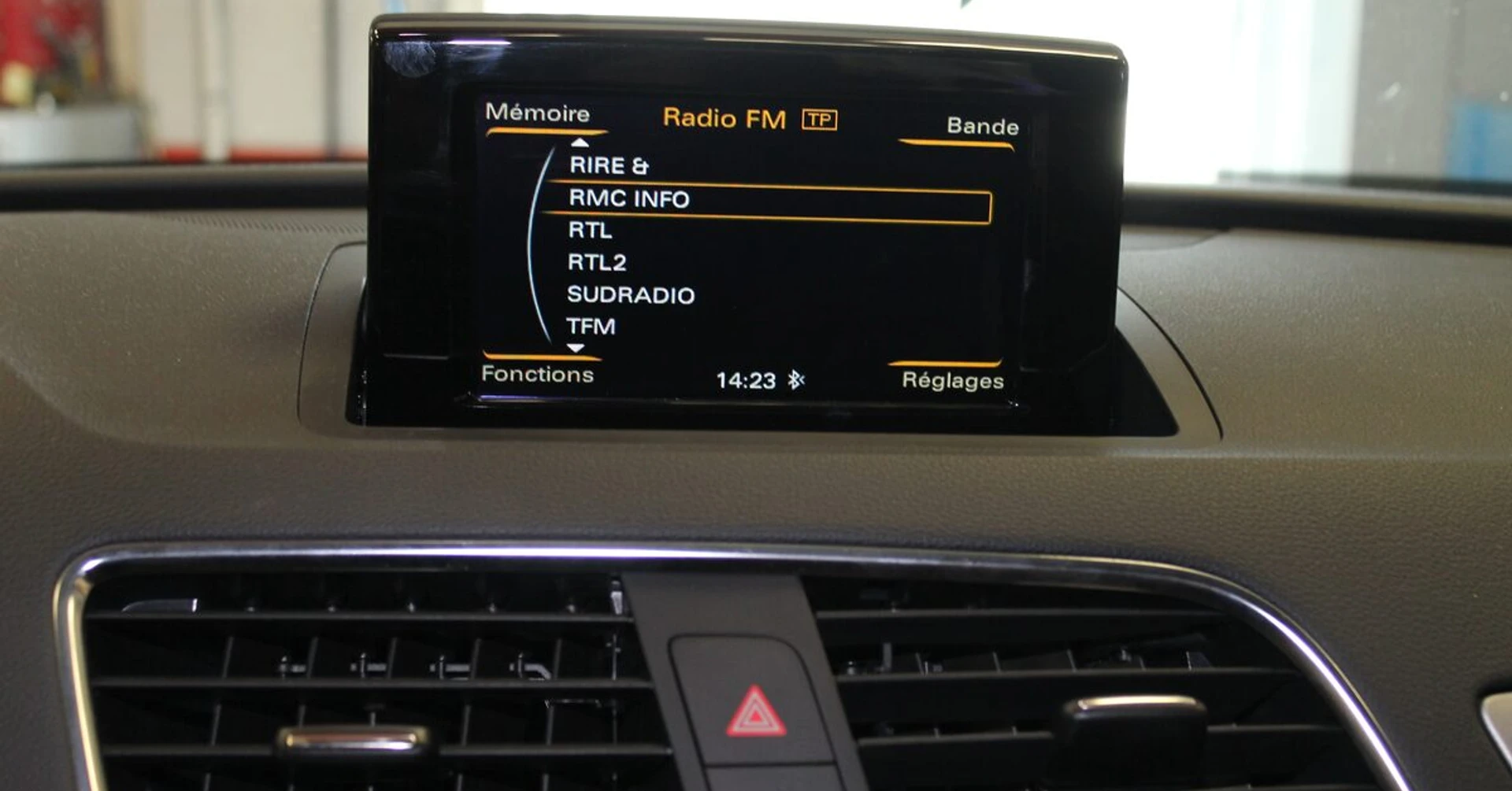 Audi Q3 2014 : GPS, DVD, USB et Bluetooth