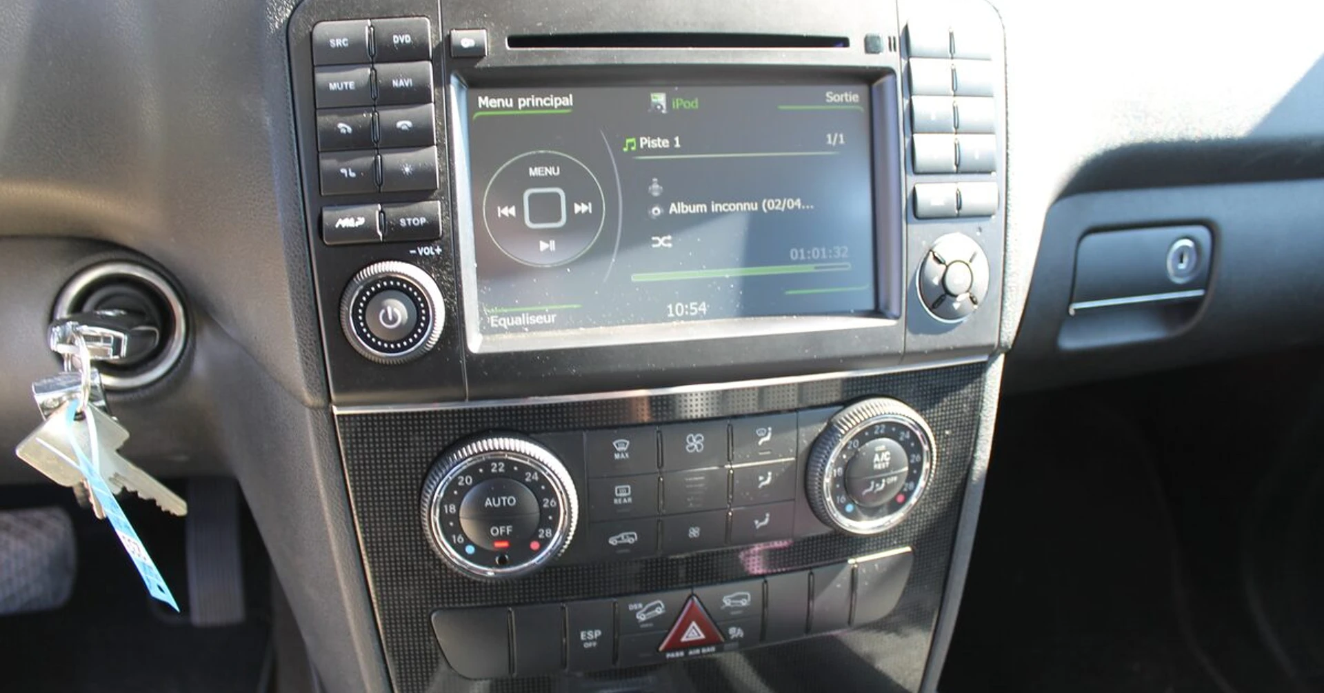 Mercedes ML W164 : autoradio GPS, DVD et caméra de recul