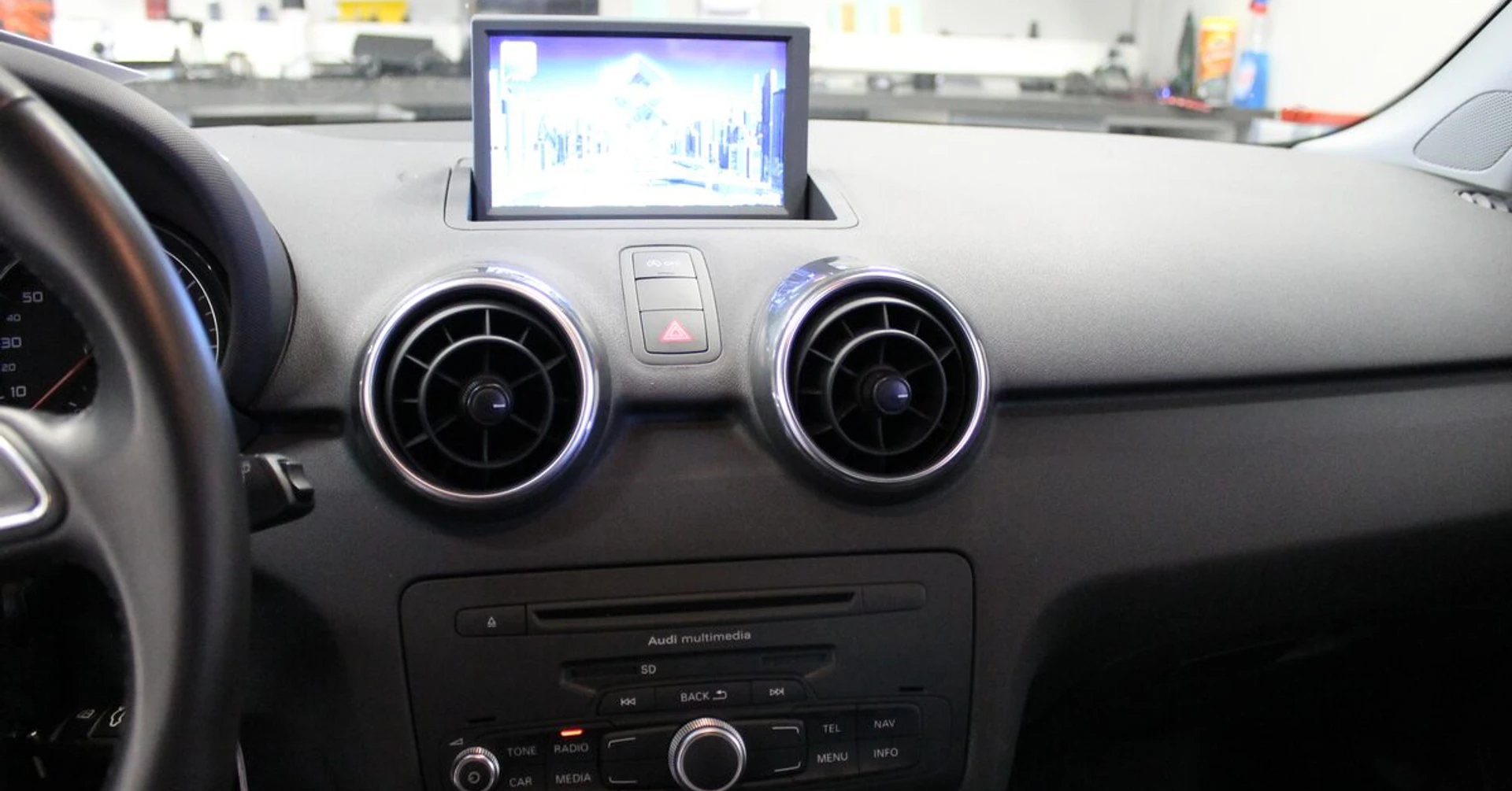 Audi A1 : kit écran GPS, Bluetooth et caméra de recul