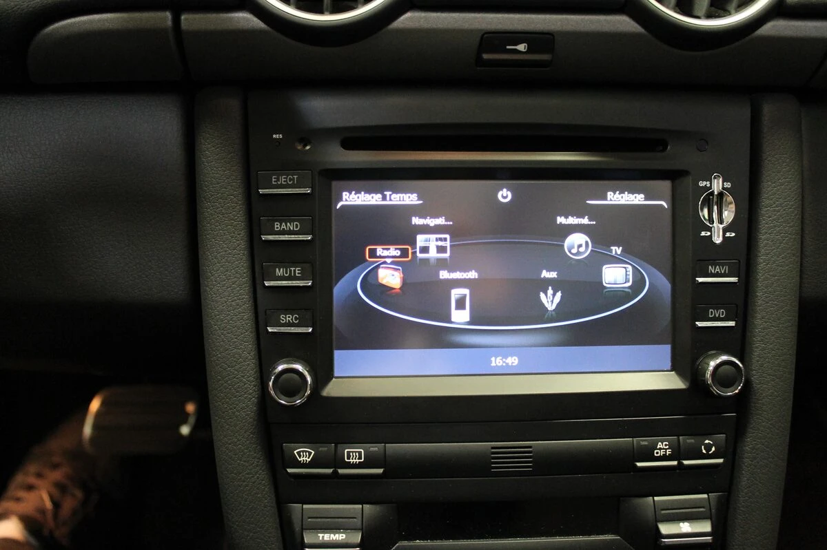 Porsche : autoradio GPS au format d'origine, prises USB et radars de stationnement