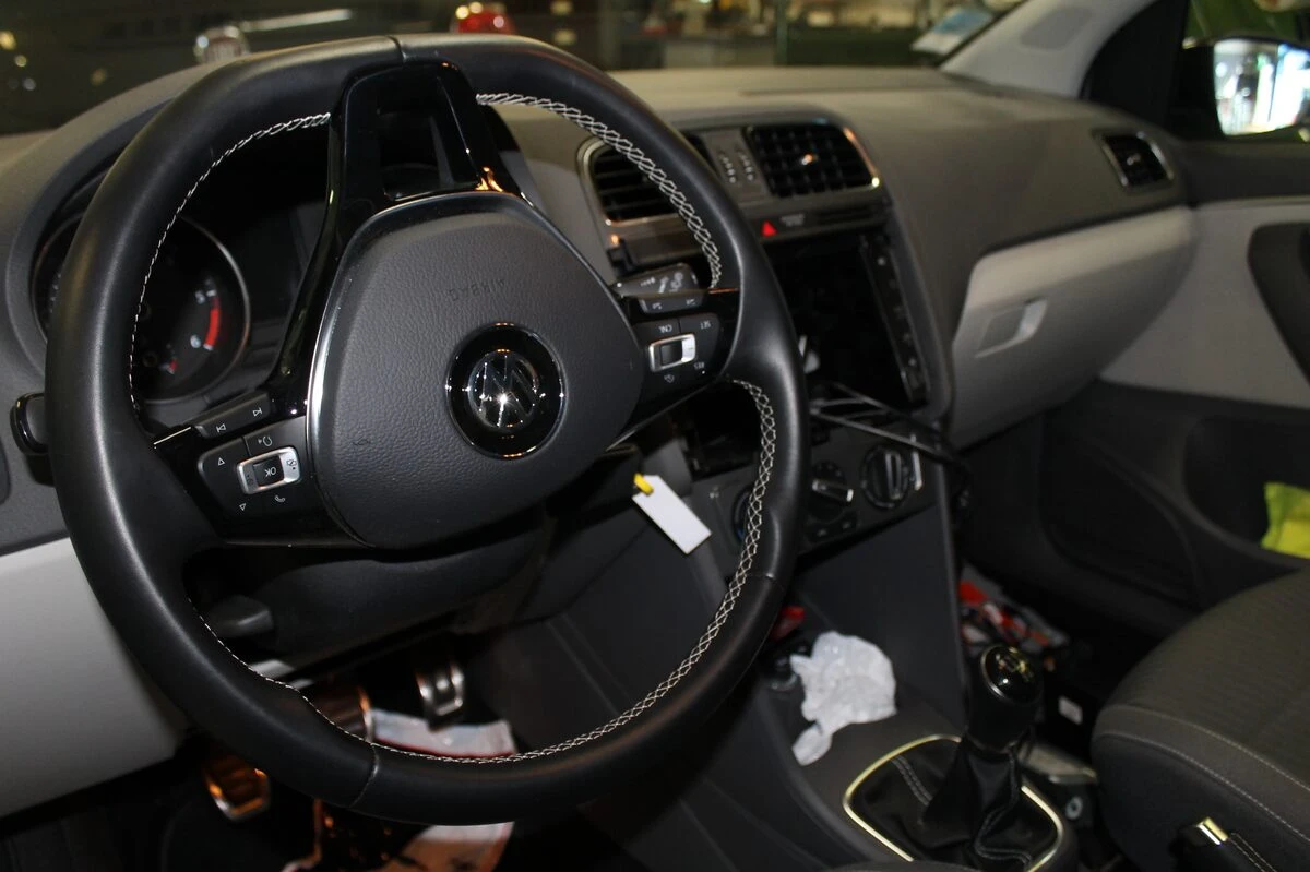 Volkswagen Polo 2015 : autoradio GPS et recodage CAN