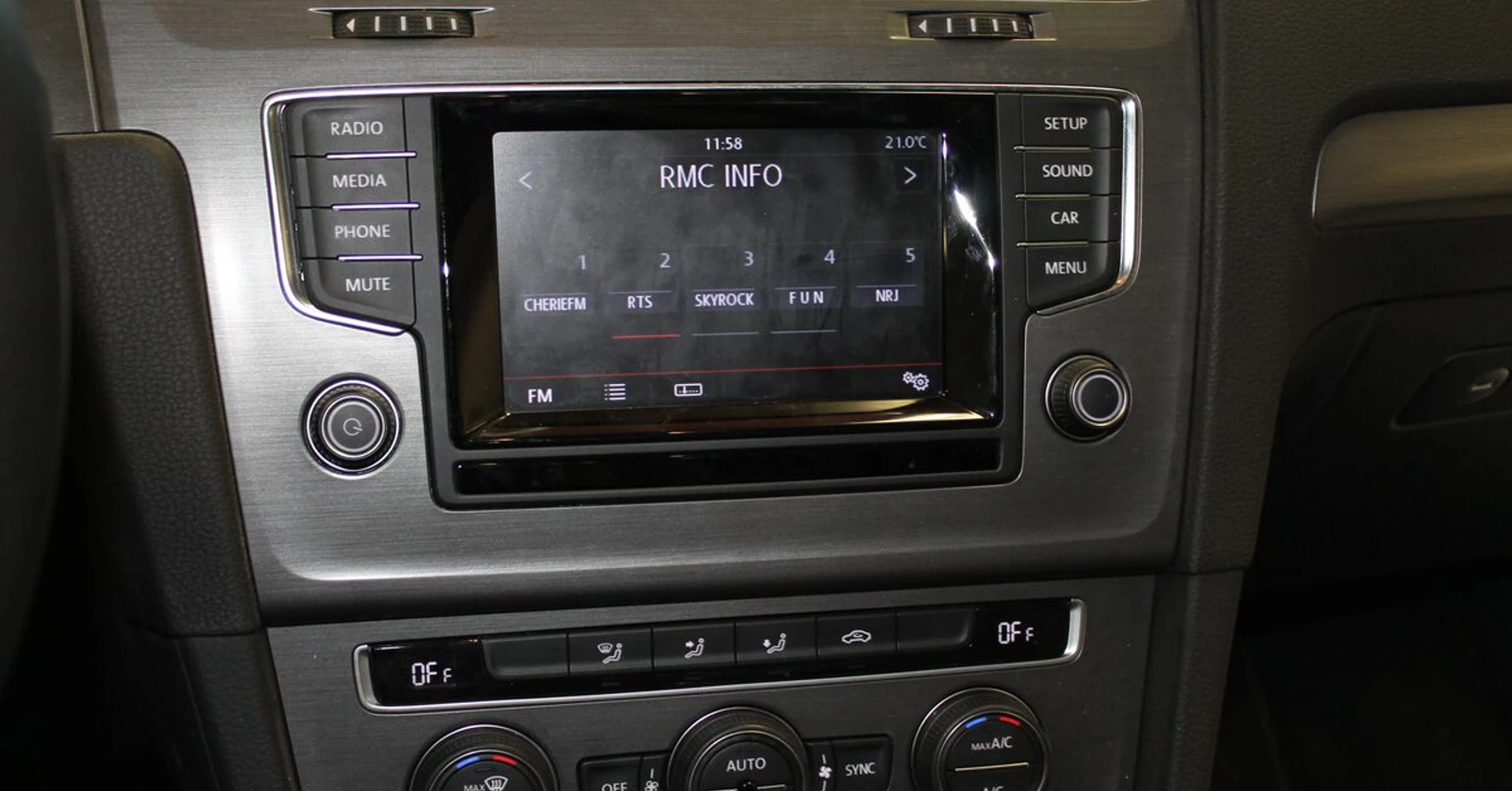 Golf 7 : GPS adaptable, DVD, radars et caméra de recul