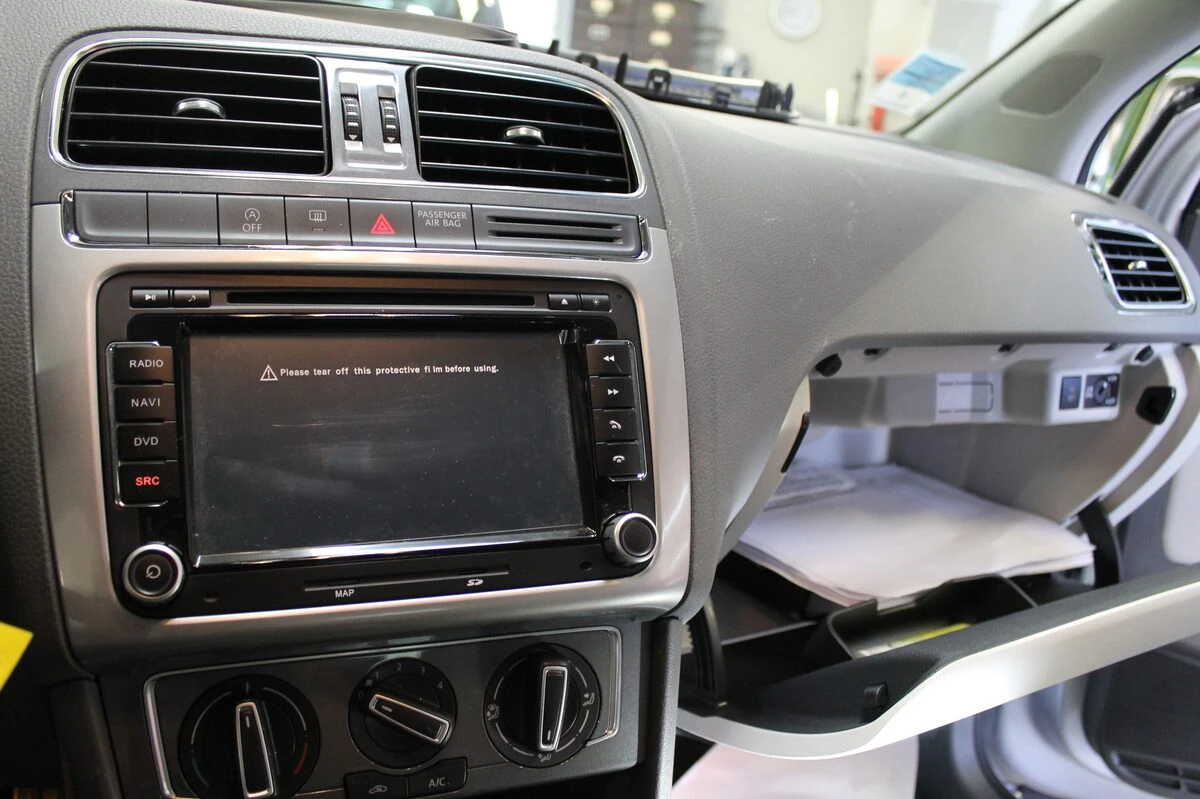 Volkswagen Polo 2015 : autoradio GPS et recodage CAN
