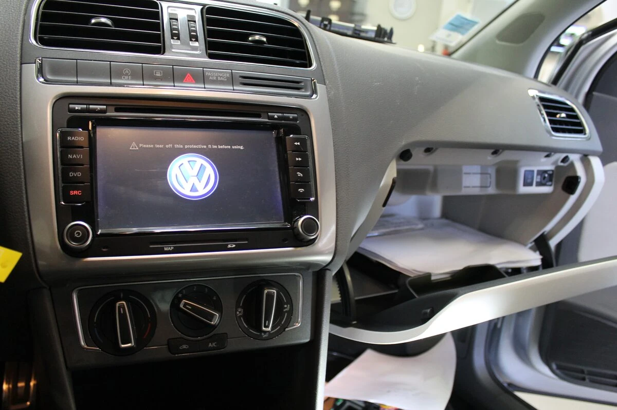 Volkswagen Polo 2015 : autoradio GPS et recodage CAN