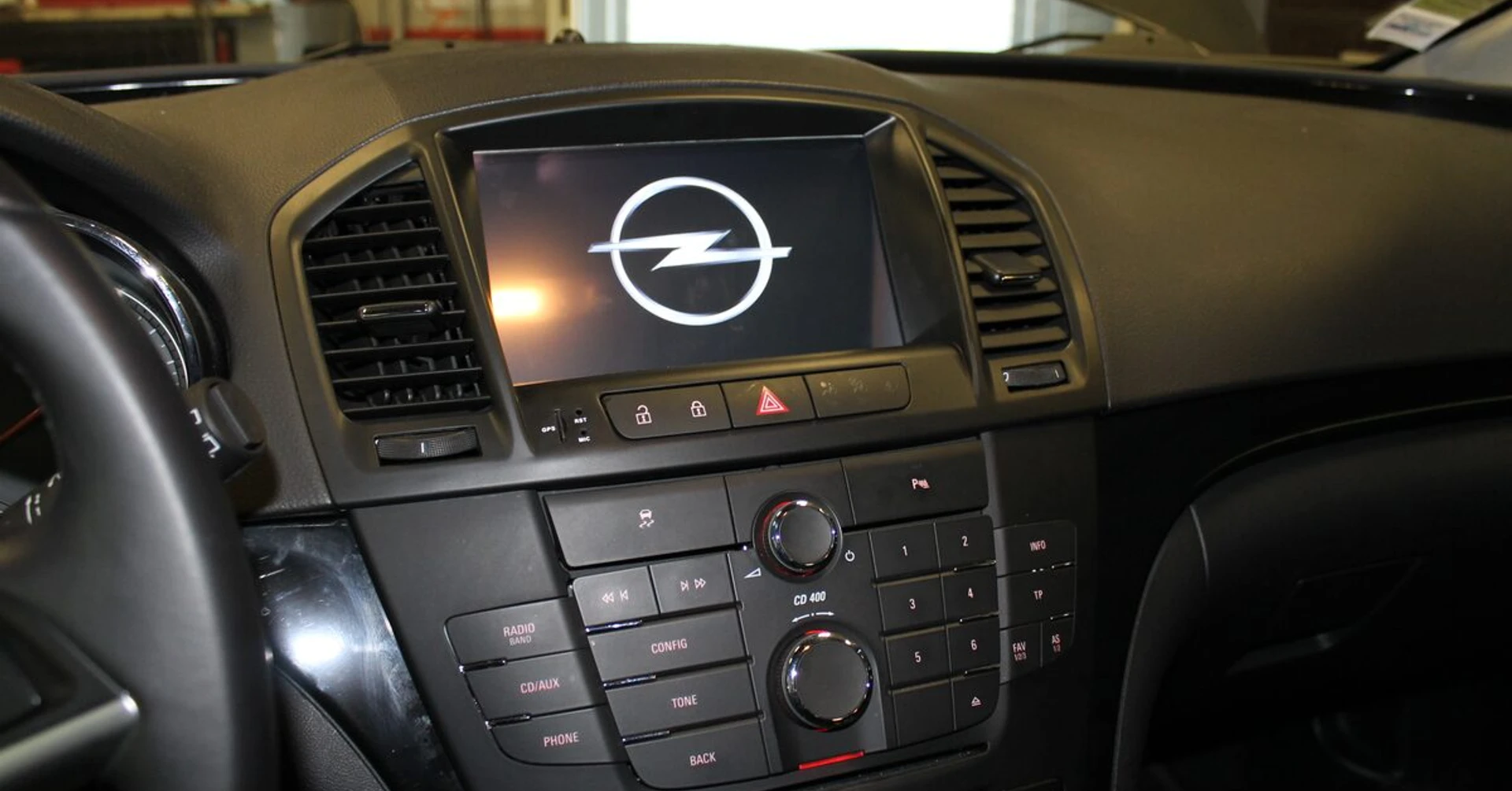 Opel Insignia : autoradio GPS et caméra de recul