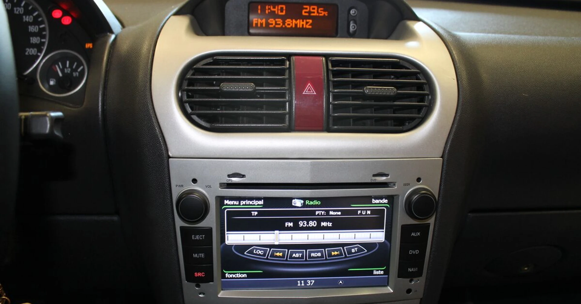 Opel Tigra TwinTop : autoradio GPS et caméra de recul