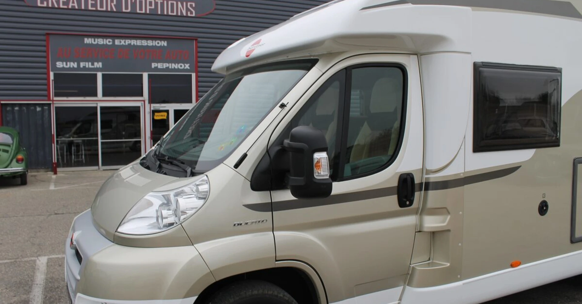 Camping-car Ducato : GPS spécial aires et caméra de recul