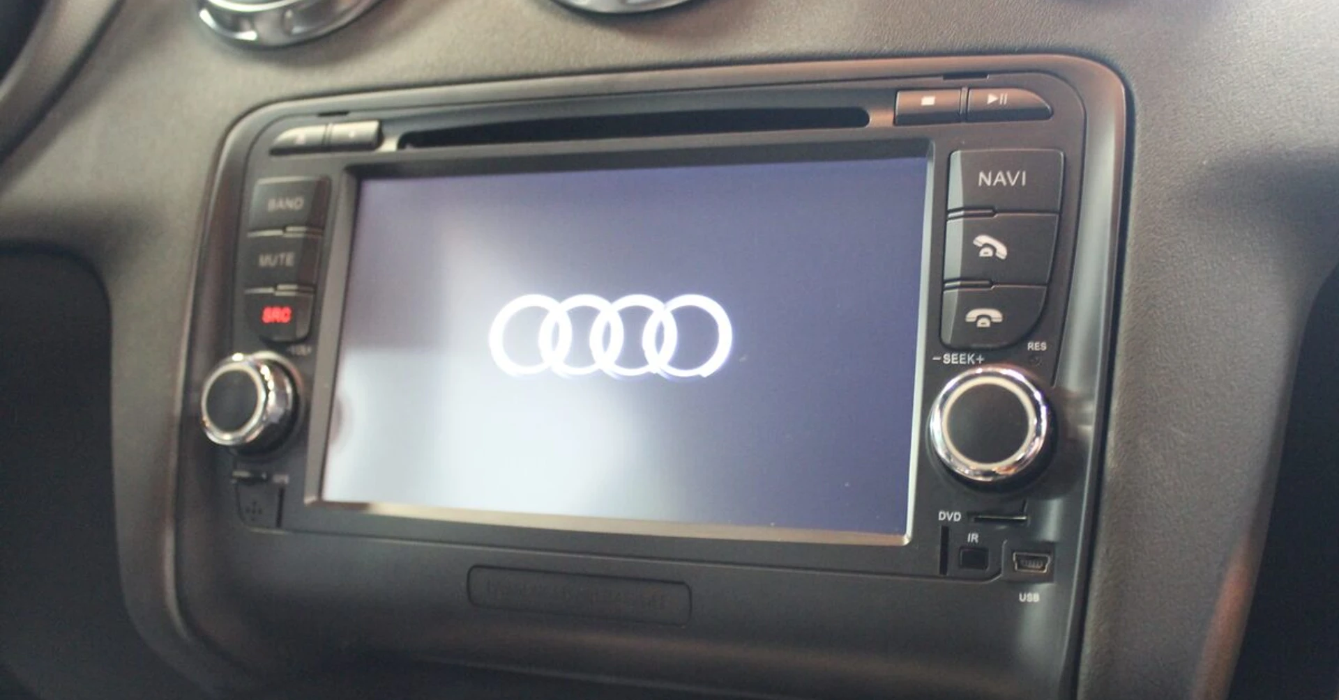 Audi TT : autoradio GPS Europe et caméra de recul