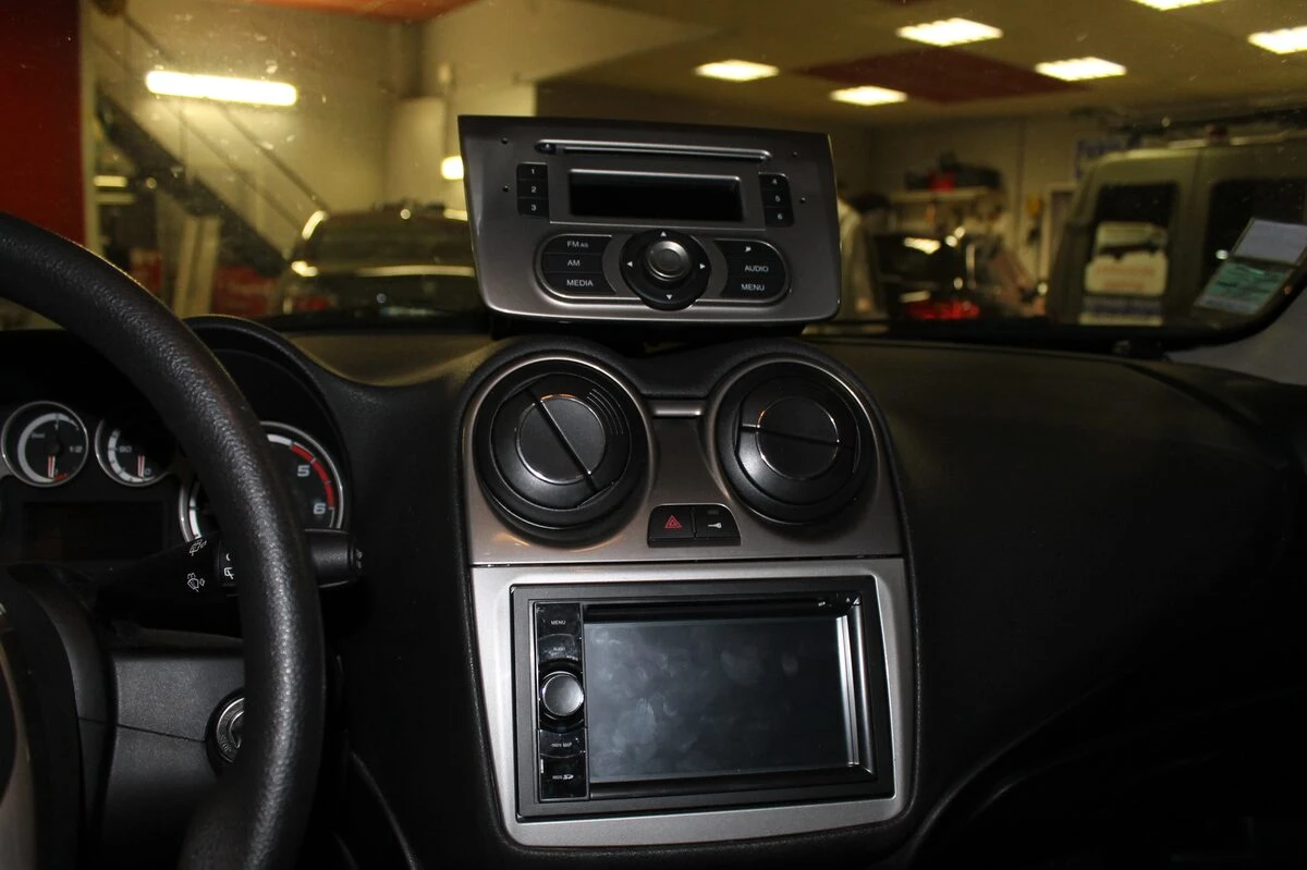 Alfa Romeo MiTo : autoradio GPS adaptable