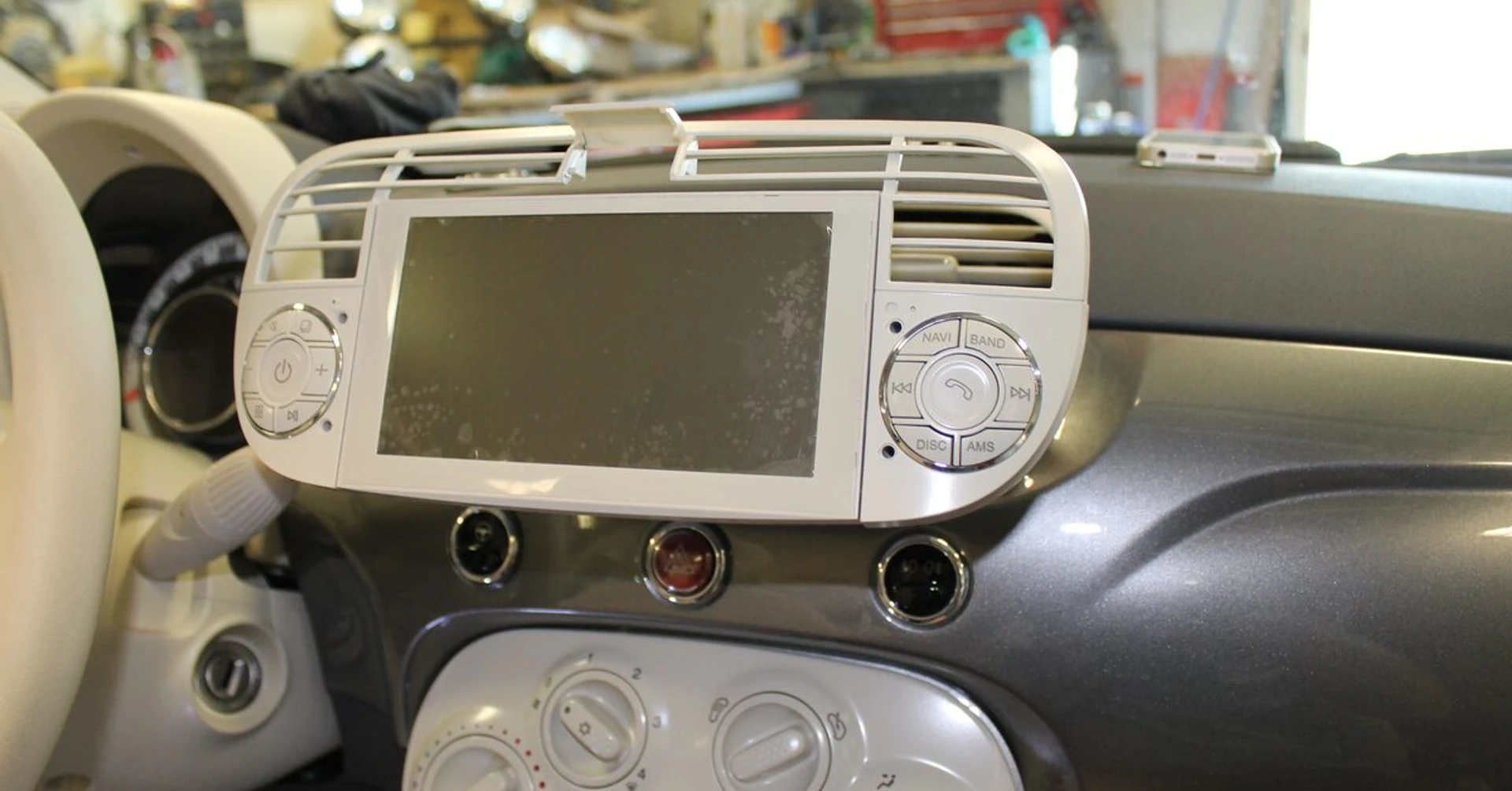 Fiat 500 : autoradio GPS et caméra de recul