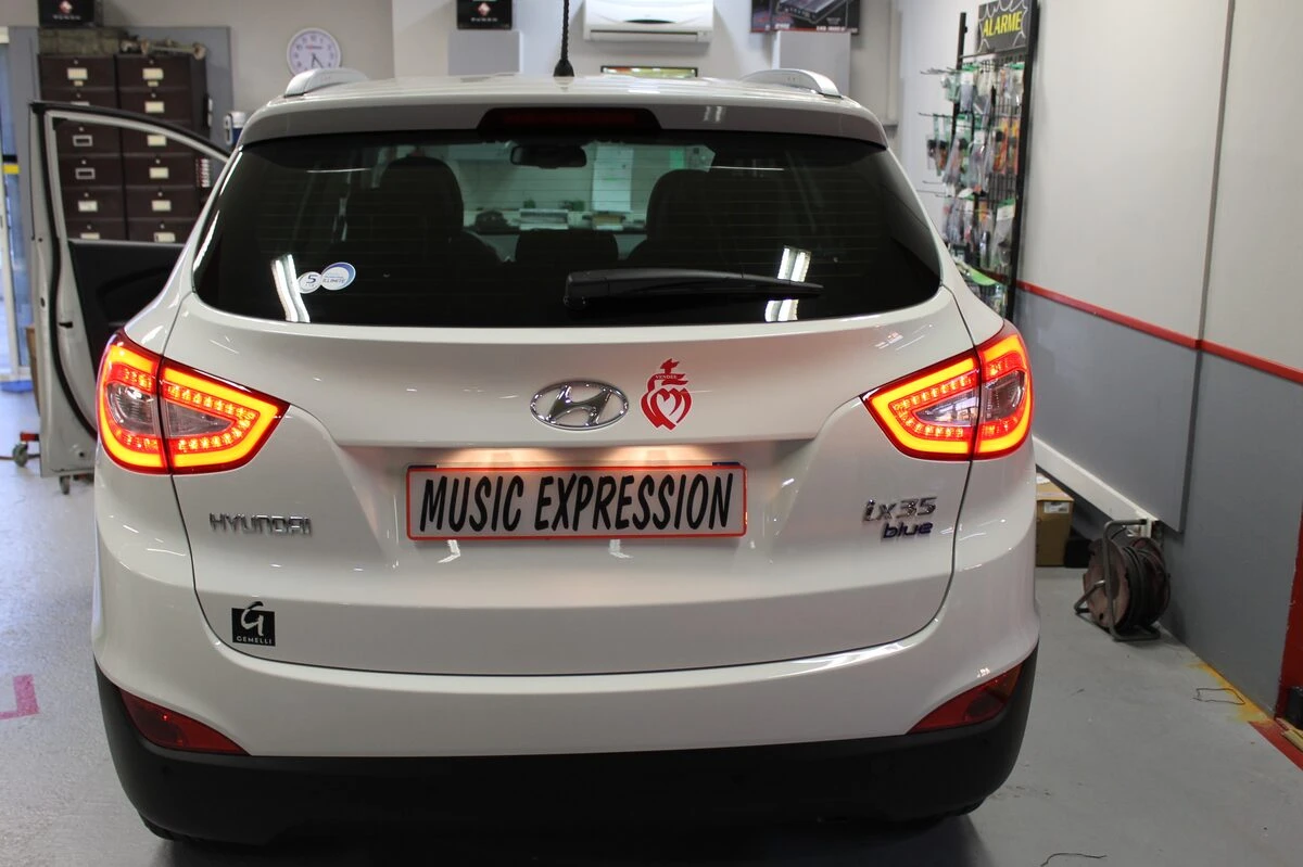 Hyundai ix35 2014 : autoradio GPS, caméra de recul et internet