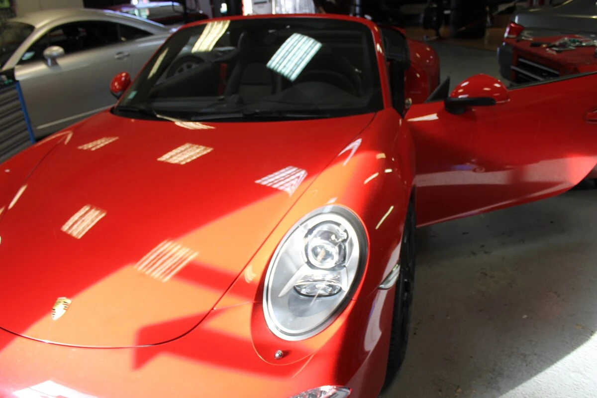 Porsche 991 : caméra de recul peinte couleur carrosserie sur l'écran d'origine