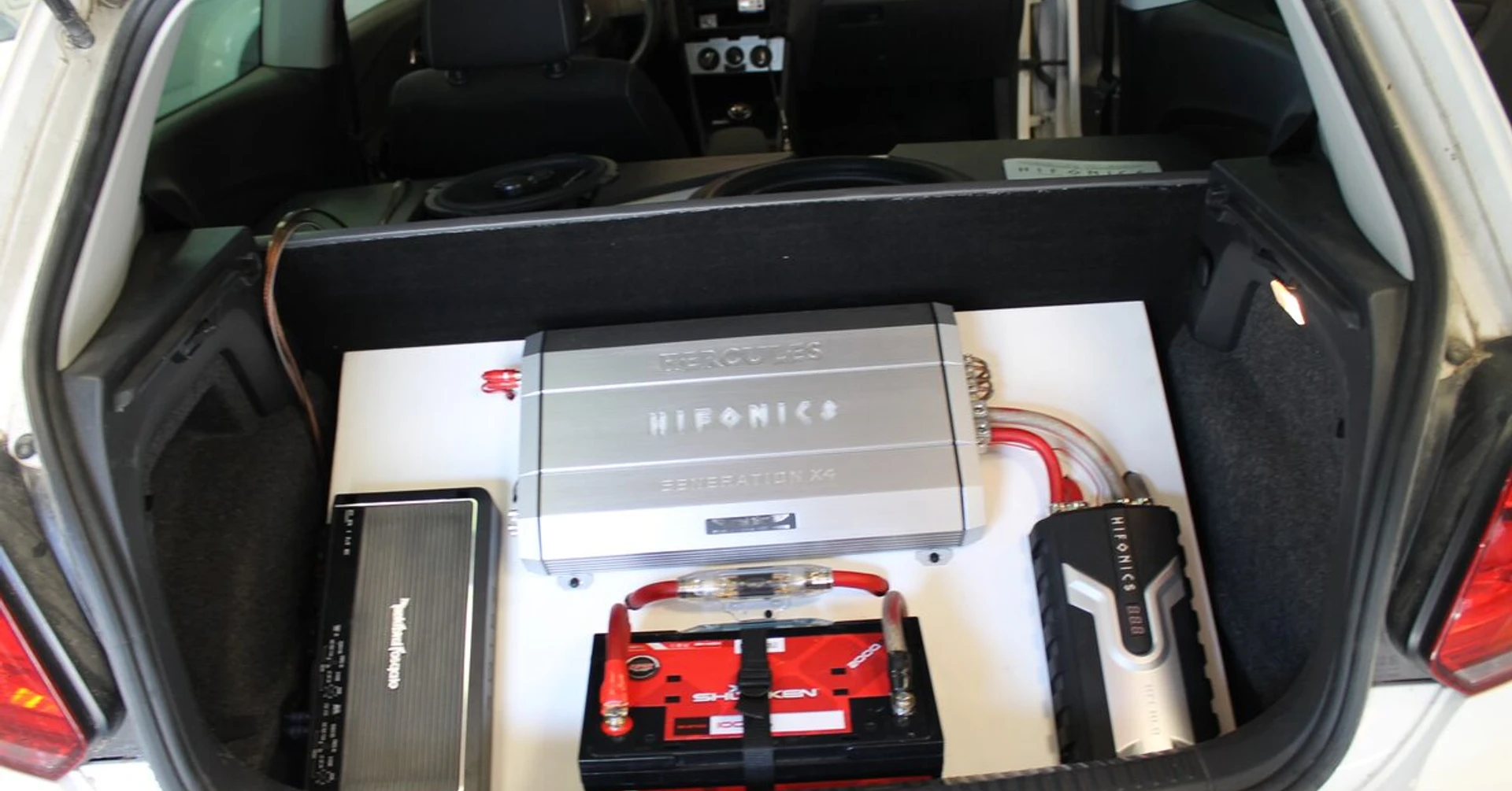 Projet SPL Hifonics sur Volkswagen Polo