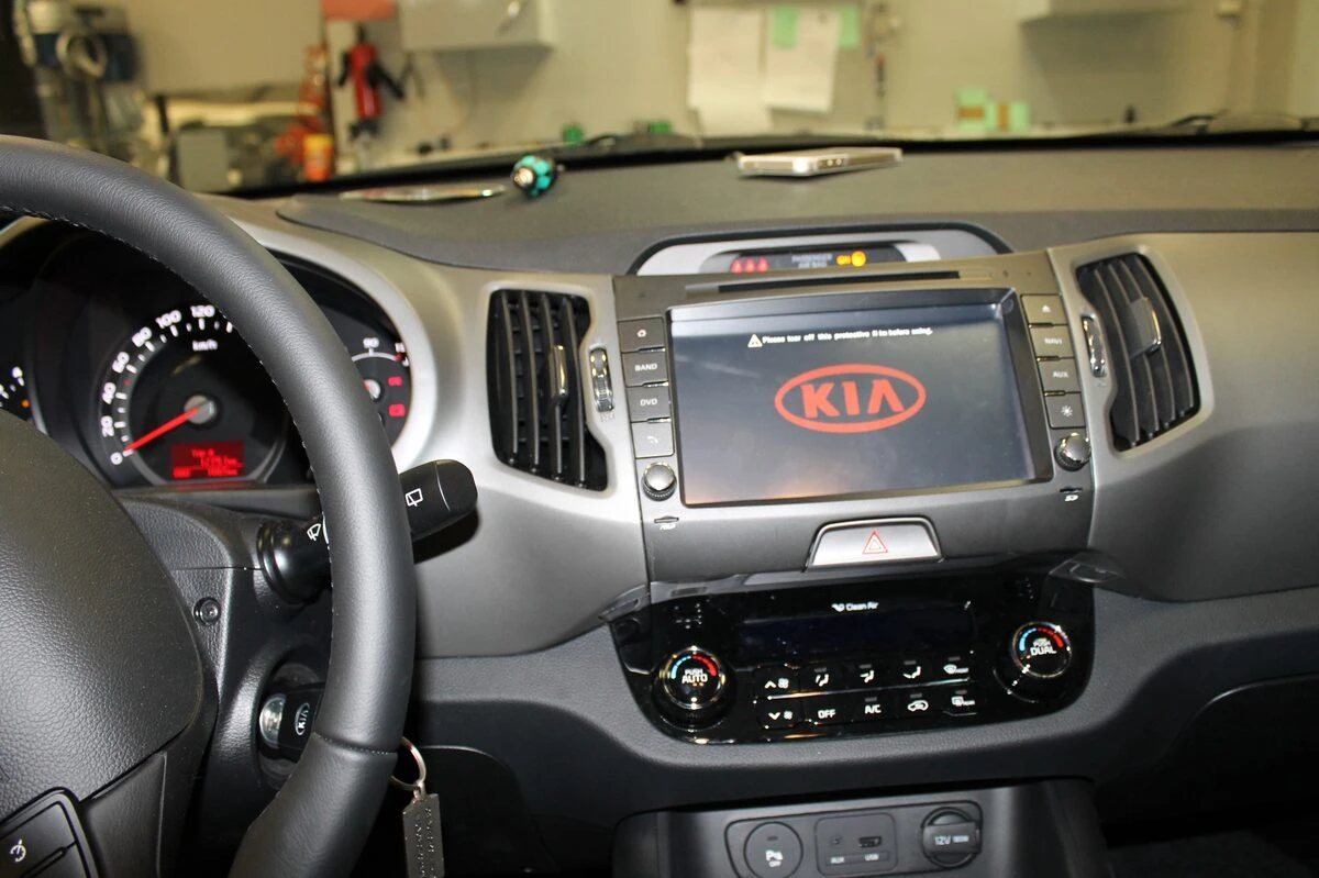 Kia Sportage 2014 : autoradio GPS avec système Infinity conservé