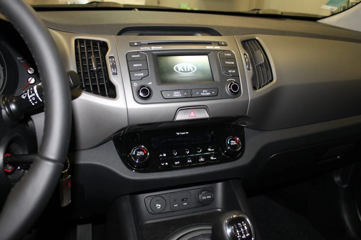 Kia Sportage 2014 : autoradio GPS avec système Infinity conservé