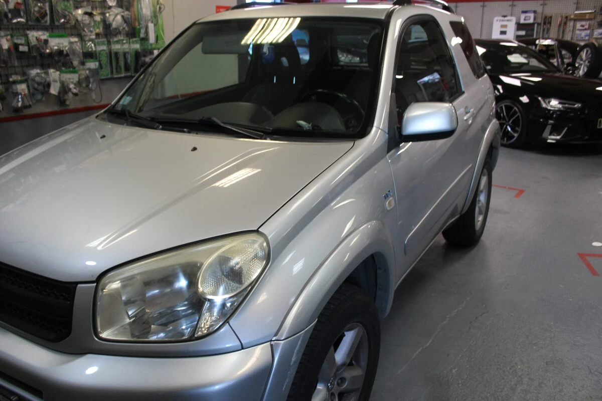 Toyota RAV4 : autoradio Zenec CarPlay et caméra de recul